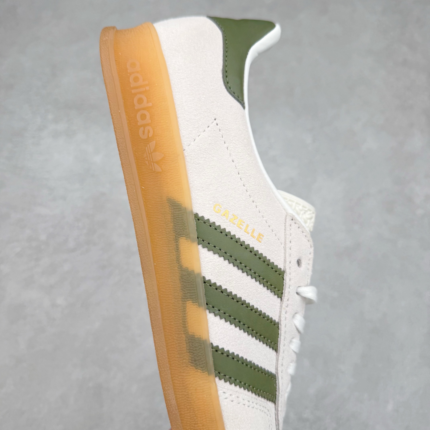 图片[6]-AD Gazelle Indoor Trainers 羚羊内训系列低帮复古百搭休闲运动德训风板鞋 JH8821 90年代经典的复刻版！自60年代以足球训练鞋面世以来,Gazelle就以其经典设计席卷全球。1991年版本的复刻,再造经典Gazelle。采用皮革打造,搭配浊色细节,让这款经典更加简约。尺码：36 36⅔ 37⅓ 38 38⅔ 39⅓ 40 40⅔ 41⅓ 42 42⅔ 43⅓ 44⅓ 44⅔ 45-选品中心
