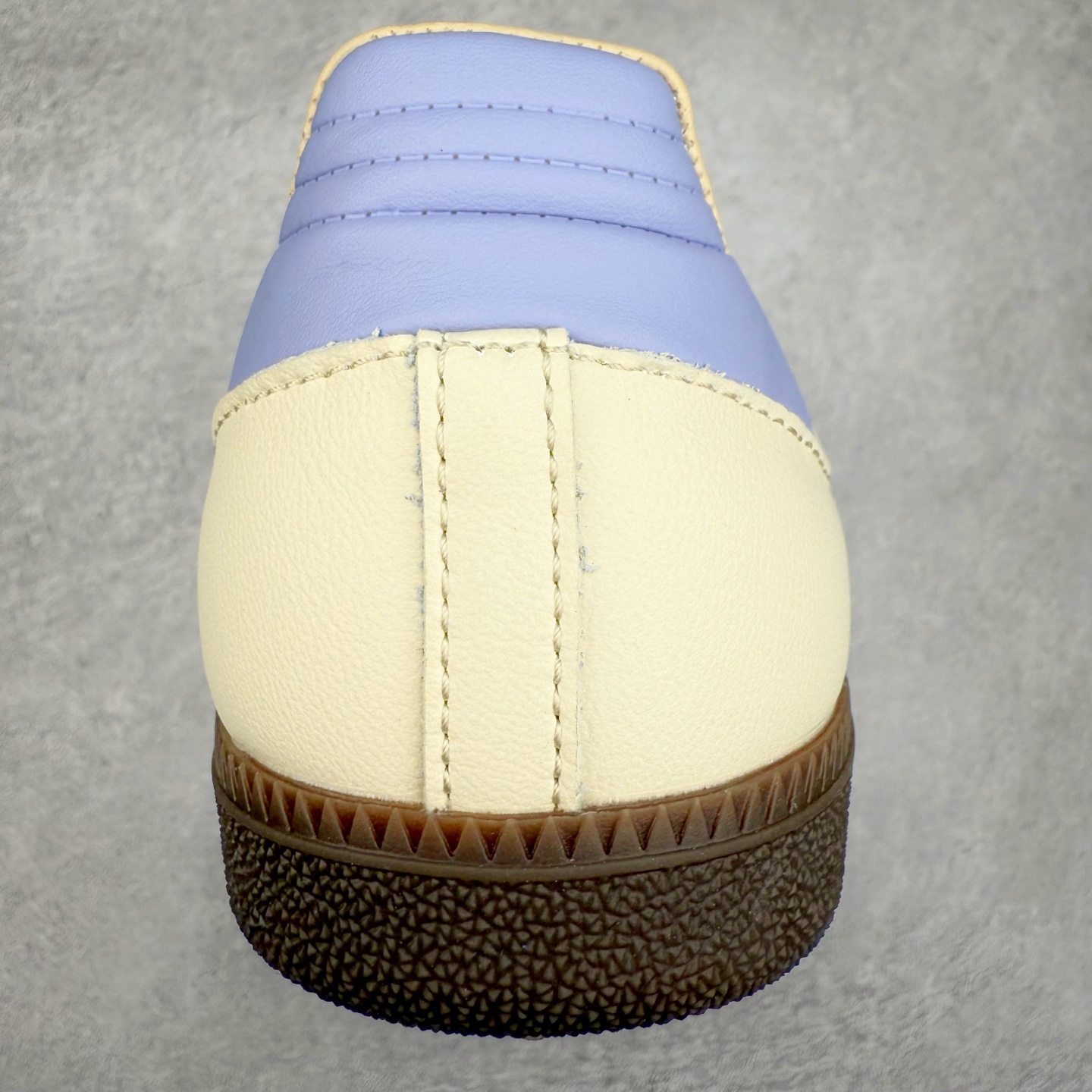 图片[8]-AD Original Samba OG 复古经典轻便板鞋 JI2678 这款桑巴鞋展示了高质量的工艺 带有装饰的超锁缝制和无缝的手感 柔软、柔软的皮革造型和标志性的3条纹完成了精致的外观 正规合身鞋带 鞋面上有绒面鞋垫 橡胶鞋底 享受正畸套筒软感 自50年代首次亮相以来就一直在赢得粉丝的青睐 尺码：36 36.5 37.5 38 38.5 39 40 40.5 41 42 42.5 43 44 44.5 45-选品中心