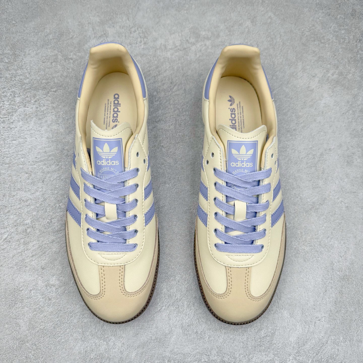 图片[2]-AD Original Samba OG 复古经典轻便板鞋 JI2678 这款桑巴鞋展示了高质量的工艺 带有装饰的超锁缝制和无缝的手感 柔软、柔软的皮革造型和标志性的3条纹完成了精致的外观 正规合身鞋带 鞋面上有绒面鞋垫 橡胶鞋底 享受正畸套筒软感 自50年代首次亮相以来就一直在赢得粉丝的青睐 尺码：36 36.5 37.5 38 38.5 39 40 40.5 41 42 42.5 43 44 44.5 45-选品中心