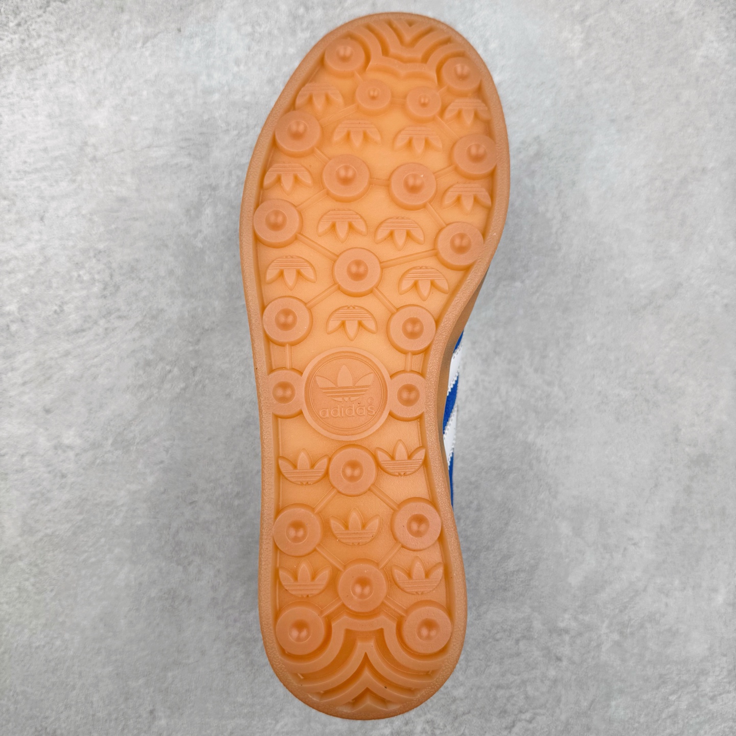 图片[9]-AD Gazelle Indoor Trainers 羚羊内训系列低帮复古百搭休闲运动德训风板鞋 JI2061 90年代经典的复刻版！自60年代以足球训练鞋面世以来,Gazelle就以其经典设计席卷全球。1991年版本的复刻,再造经典Gazelle。采用皮革打造,搭配浊色细节,让这款经典更加简约。尺码：36 36⅔ 37⅓ 38 38⅔ 39⅓ 40 40⅔ 41⅓ 42 42⅔ 43⅓ 44⅓ 44⅔ 45-选品中心