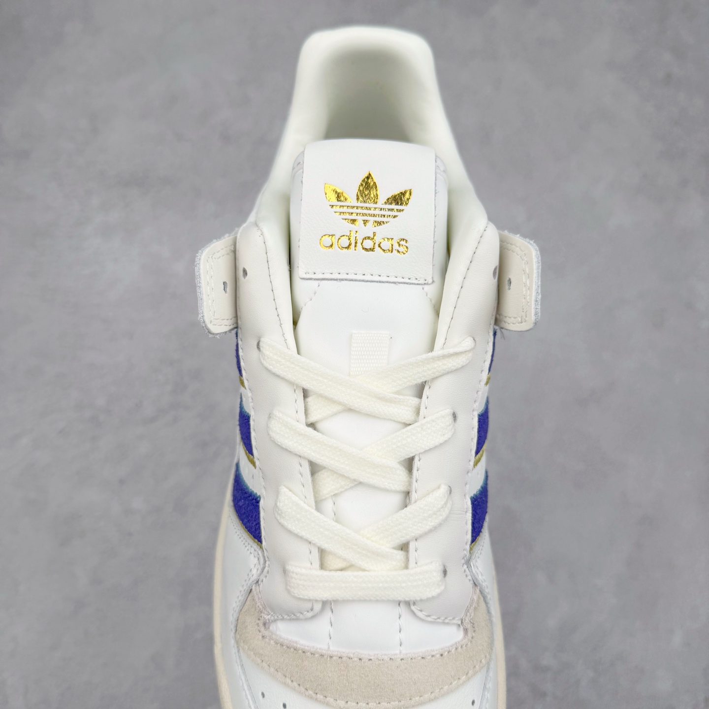 图片[5]-＃C版纯原 AD Forum 84 Low OG 低帮百搭潮流休闲运动板鞋 JH7940 以复古篮球鞋的外形为基础 采用皮革拼接 简约百搭 更加贴合舒适 中底内侧网格造型起到点睛之笔 外底橡胶 更显复古 尺码：36 36.5 37.5 38 38.5 39 40 40.5 41 42 42.5 43 44 44.5 45-选品中心