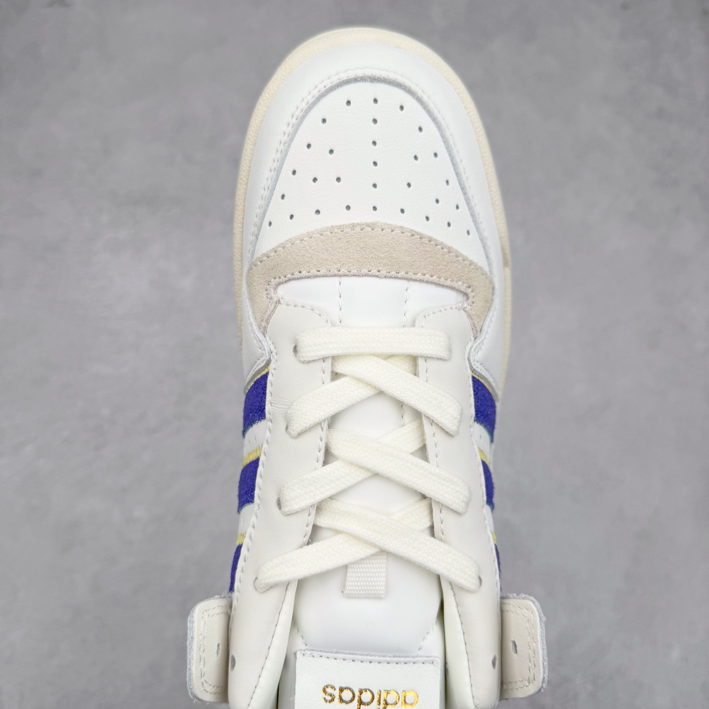 图片[4]-＃C版纯原 AD Forum 84 Low OG 低帮百搭潮流休闲运动板鞋 JH7940 以复古篮球鞋的外形为基础 采用皮革拼接 简约百搭 更加贴合舒适 中底内侧网格造型起到点睛之笔 外底橡胶 更显复古 尺码：36 36.5 37.5 38 38.5 39 40 40.5 41 42 42.5 43 44 44.5 45-选品中心