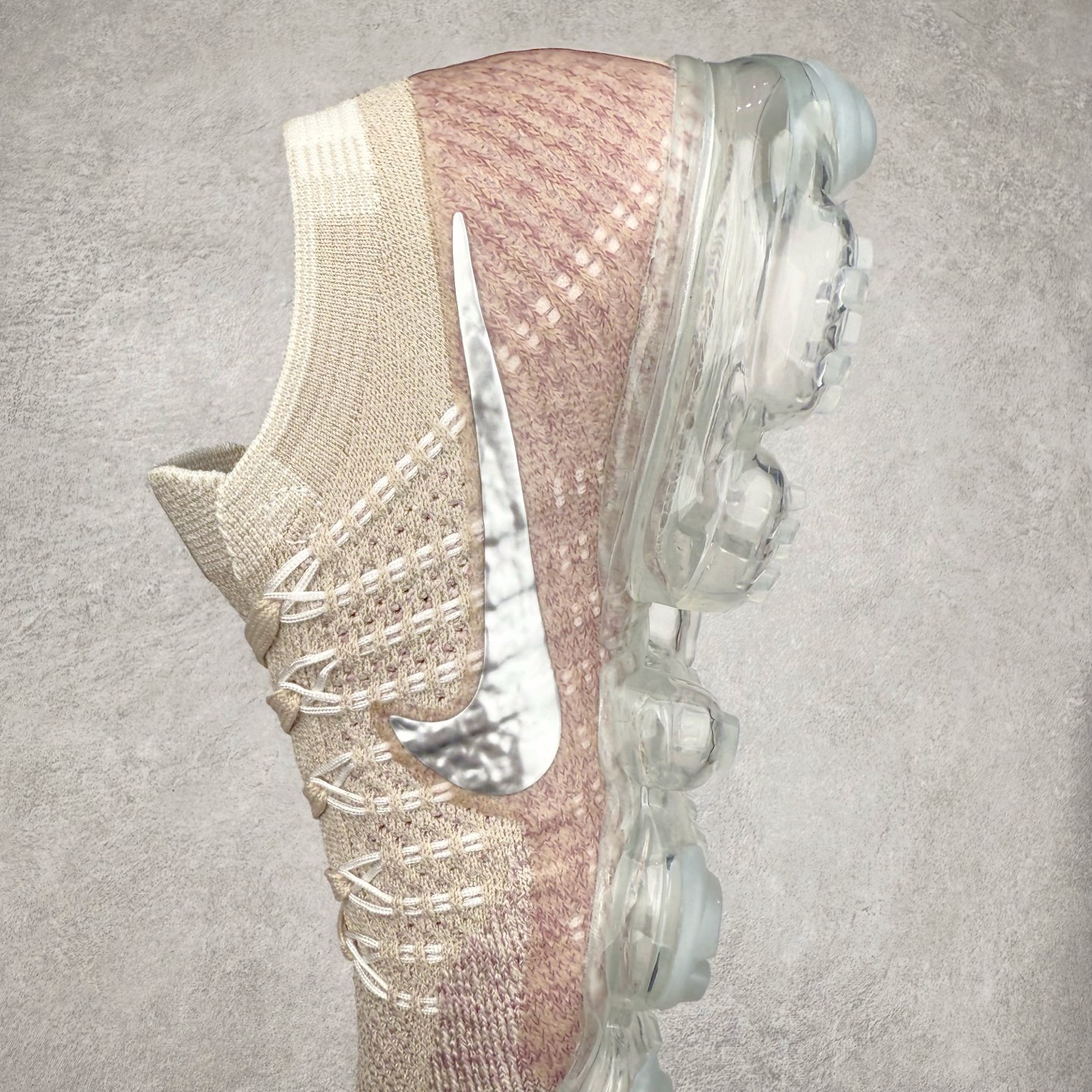 图片[7]-＃纯原 NK Air VaporMax Flyknit 2018大气垫百搭慢跑鞋 849557-202 德产斯托尔针织横机生产原档案针织鞋面 侧面\\\”鱼骨线\\\”清晰立体 原底气垫 细节诠释一切质疑 原产标加持 换盒过验 实拍调校N版已经零色差零失真 百分百还原实物色彩所见即所得 不存在货不对板色差等低级问题 选购参考实物拍摄 不混卖不参货 只用心做好货严格选品 承诺混一赔十 尺码：36 36.5 37.5 38 38.5 39 40 40.5 41 42 42.5 43 44 44.5 45 46 47.5-选品中心