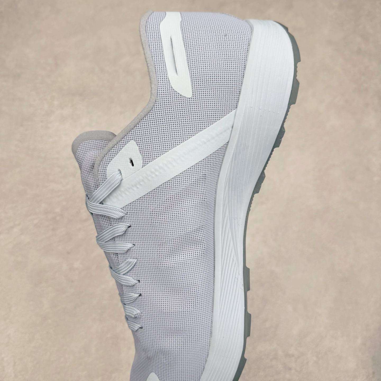 图片[7]-＃HP Arcteryx Norvan SL 2 始祖鸟舒适轻量 网布减震防滑耐磨低帮跑步鞋 Arcteryx中文名始祖鸟 加拿大户外服饰品牌 1989年创立于加拿大温哥华 始祖鸟来自加拿大海岸山脉 植根高山的专业户外品牌 始终秉承对精湛设计和工艺孜孜以求的准则 从1989年创立至今 Arcteryx始终不断在产品设计与做工上不惜工本 以满足始祖鸟的标准 品质、设计以及精简的理念造就了其良好的性能 并能满足严苛环境下的使用需求 尺码：36 37 38 39 40 41 42 43 44-选品中心