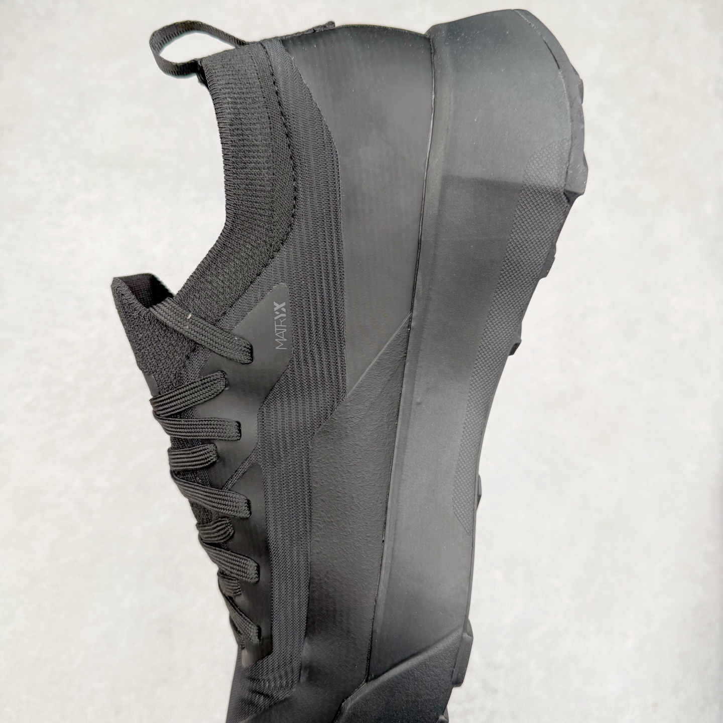 图片[7]-＃HP Arcteryx Vertex GTX 始祖鸟系带圆头防滑耐磨低帮登山鞋 Arcteryx中文名始祖鸟 加拿大户外服饰品牌 1989年创立于加拿大温哥华 始祖鸟来自加拿大海岸山脉 植根高山的专业户外品牌 始终秉承对精湛设计和工艺孜孜以求的准则 从1989年创立至今 Arcteryx始终不断在产品设计与做工上不惜工本 以满足始祖鸟的标准 品质、设计以及精简的理念造就了其良好的性能 并能满足严苛环境下的使用需求 尺码：36 37 38 39 40 41 42 43 44-选品中心