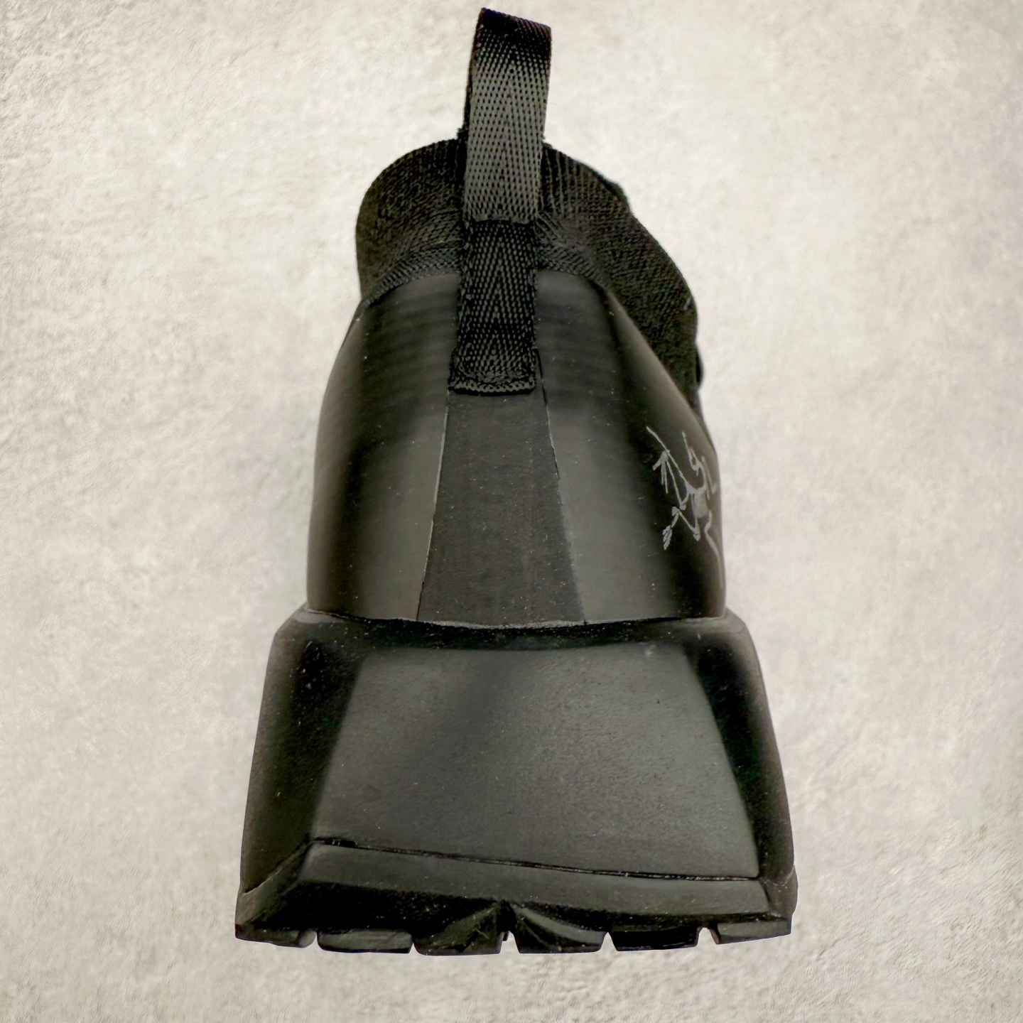 图片[8]-＃HP Arcteryx Vertex GTX 始祖鸟系带圆头防滑耐磨低帮登山鞋 Arcteryx中文名始祖鸟 加拿大户外服饰品牌 1989年创立于加拿大温哥华 始祖鸟来自加拿大海岸山脉 植根高山的专业户外品牌 始终秉承对精湛设计和工艺孜孜以求的准则 从1989年创立至今 Arcteryx始终不断在产品设计与做工上不惜工本 以满足始祖鸟的标准 品质、设计以及精简的理念造就了其良好的性能 并能满足严苛环境下的使用需求 尺码：36 37 38 39 40 41 42 43 44-选品中心