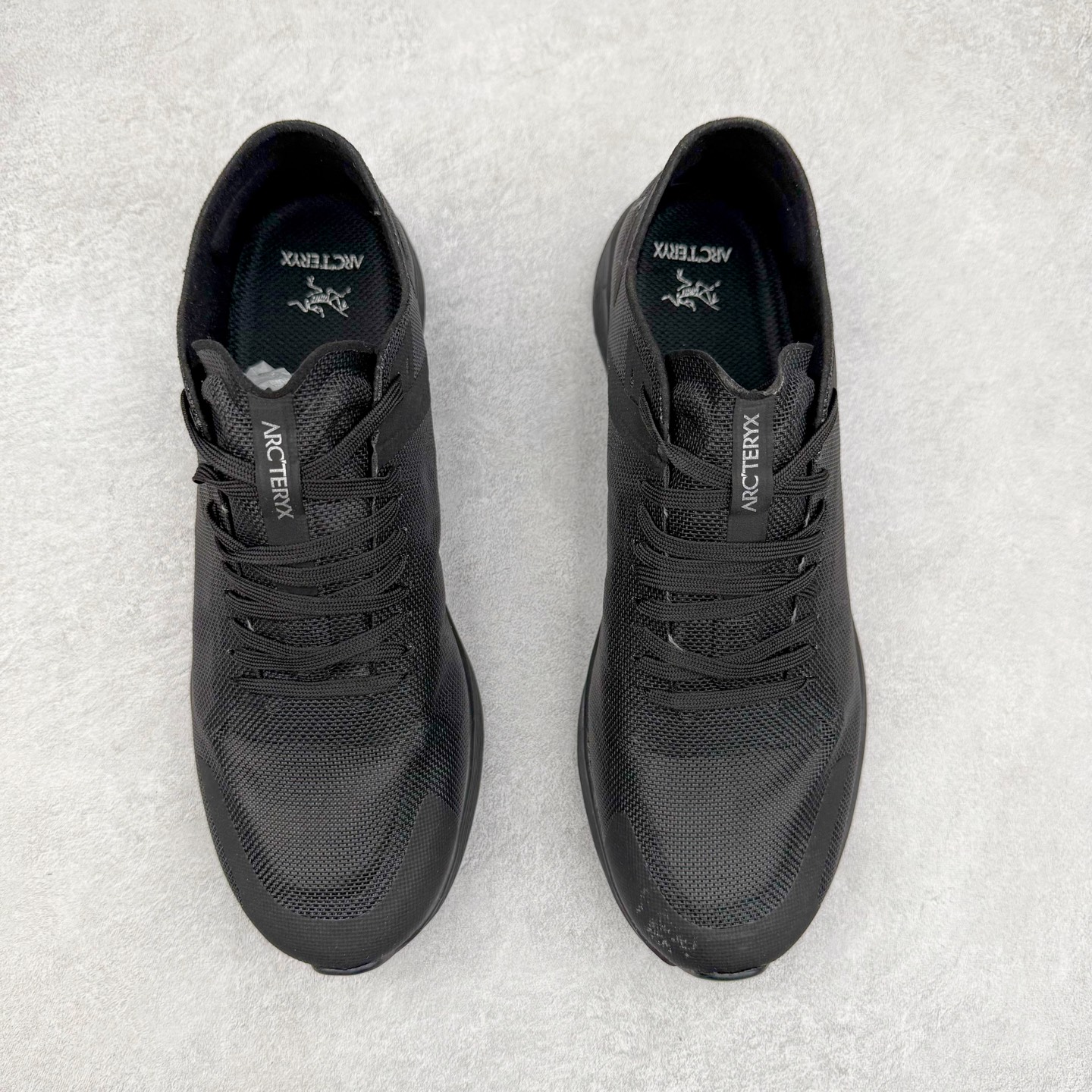 图片[2]-＃HP Arcteryx Norvan SL 2 始祖鸟舒适轻量 网布减震防滑耐磨低帮跑步鞋 Arcteryx中文名始祖鸟 加拿大户外服饰品牌 1989年创立于加拿大温哥华 始祖鸟来自加拿大海岸山脉 植根高山的专业户外品牌 始终秉承对精湛设计和工艺孜孜以求的准则 从1989年创立至今 Arcteryx始终不断在产品设计与做工上不惜工本 以满足始祖鸟的标准 品质、设计以及精简的理念造就了其良好的性能 并能满足严苛环境下的使用需求 尺码：36 37 38 39 40 41 42 43 44-选品中心