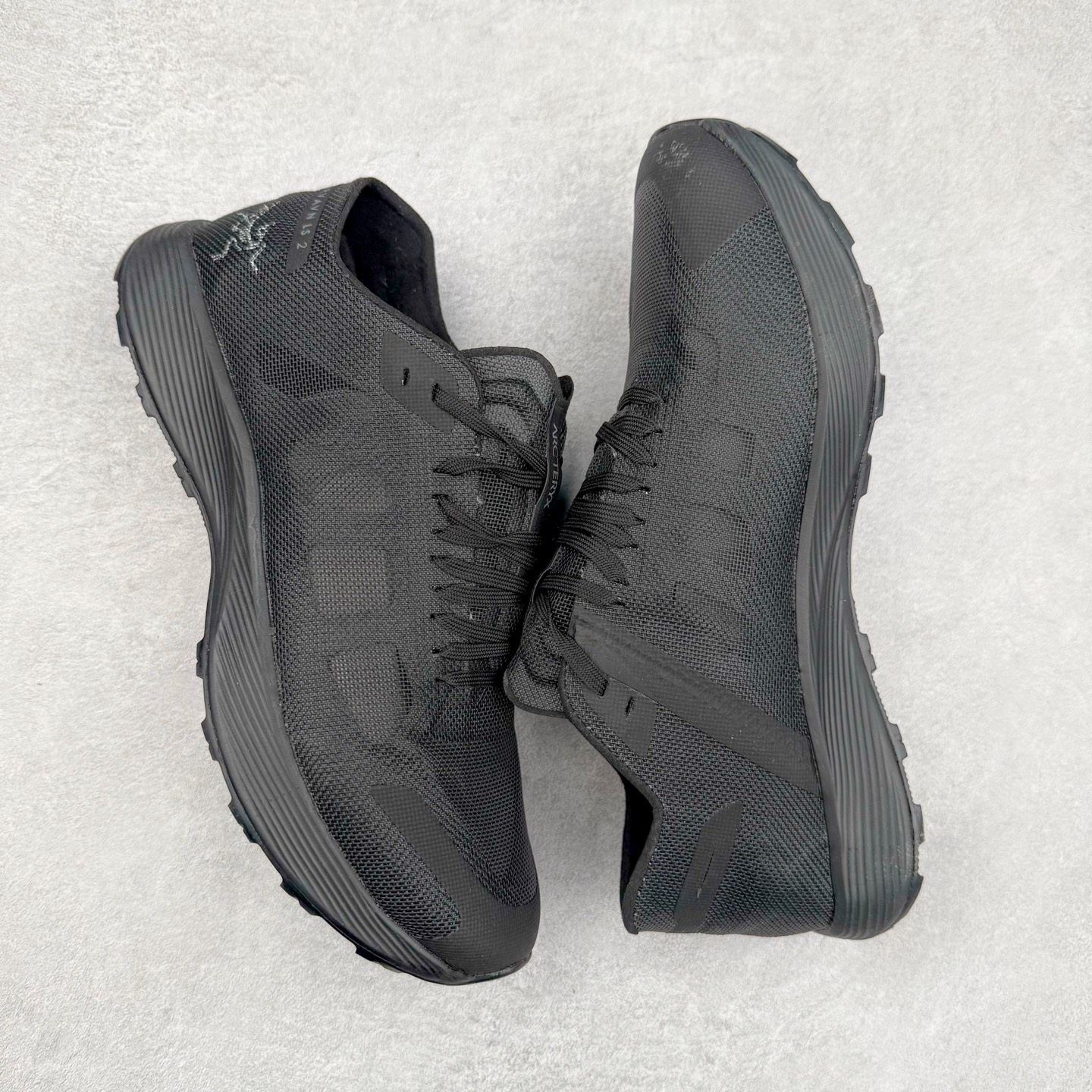 图片[3]-＃HP Arcteryx Norvan SL 2 始祖鸟舒适轻量 网布减震防滑耐磨低帮跑步鞋 Arcteryx中文名始祖鸟 加拿大户外服饰品牌 1989年创立于加拿大温哥华 始祖鸟来自加拿大海岸山脉 植根高山的专业户外品牌 始终秉承对精湛设计和工艺孜孜以求的准则 从1989年创立至今 Arcteryx始终不断在产品设计与做工上不惜工本 以满足始祖鸟的标准 品质、设计以及精简的理念造就了其良好的性能 并能满足严苛环境下的使用需求 尺码：36 37 38 39 40 41 42 43 44-选品中心