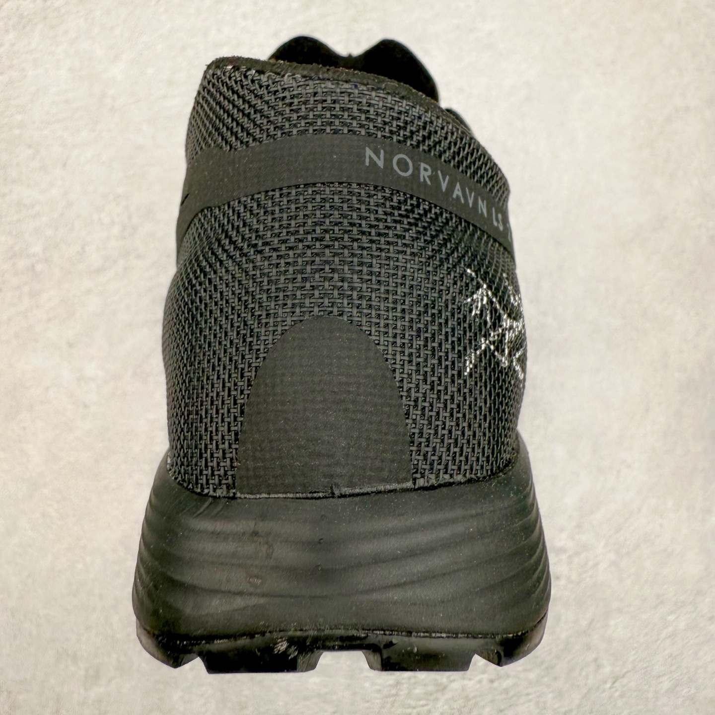 图片[8]-＃HP Arcteryx Norvan SL 2 始祖鸟舒适轻量 网布减震防滑耐磨低帮跑步鞋 Arcteryx中文名始祖鸟 加拿大户外服饰品牌 1989年创立于加拿大温哥华 始祖鸟来自加拿大海岸山脉 植根高山的专业户外品牌 始终秉承对精湛设计和工艺孜孜以求的准则 从1989年创立至今 Arcteryx始终不断在产品设计与做工上不惜工本 以满足始祖鸟的标准 品质、设计以及精简的理念造就了其良好的性能 并能满足严苛环境下的使用需求 尺码：36 37 38 39 40 41 42 43 44-选品中心