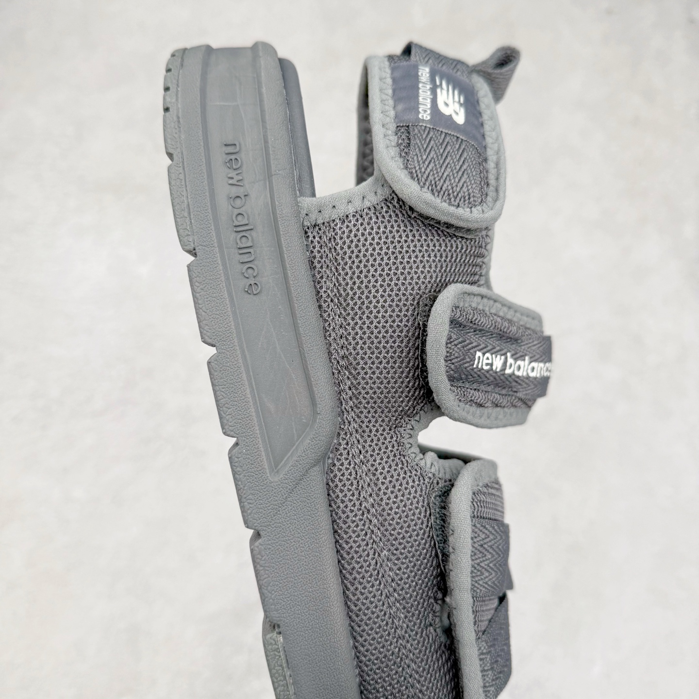 图片[6]-New Balance 新百伦NB SD3205 经典沙滩凉鞋 韩国专柜订单 MD高频软底 原厂织带面料 弹力扣 将机能美学融入到夏日凉鞋设计中 兼具舒适度与时尚感 早在韩国一经推出 迅速席卷潮流圈 尺码：35/44-选品中心