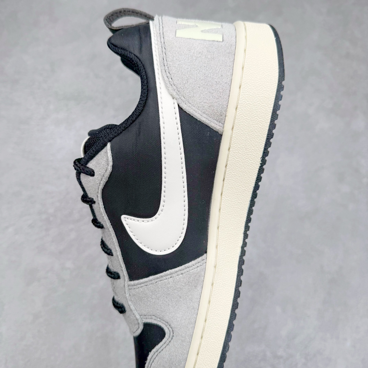 图片[7]-＃奥莱Zp订单福利 NK Court Vision Low CV低帮复古百搭透气休闲运动板鞋 经典耐用的设计 兼顾舒适脚感和出众风范 演绎匠心之作 结构性的支撑贴合感结合复古篮球设计 塑就场外全明星风范 奥莱zp订单 直播间399 499一样的东西 帮你省钱 支持各种鉴定 尺码：40 40.5 41 42 42.5 43 44 44.5-选品中心