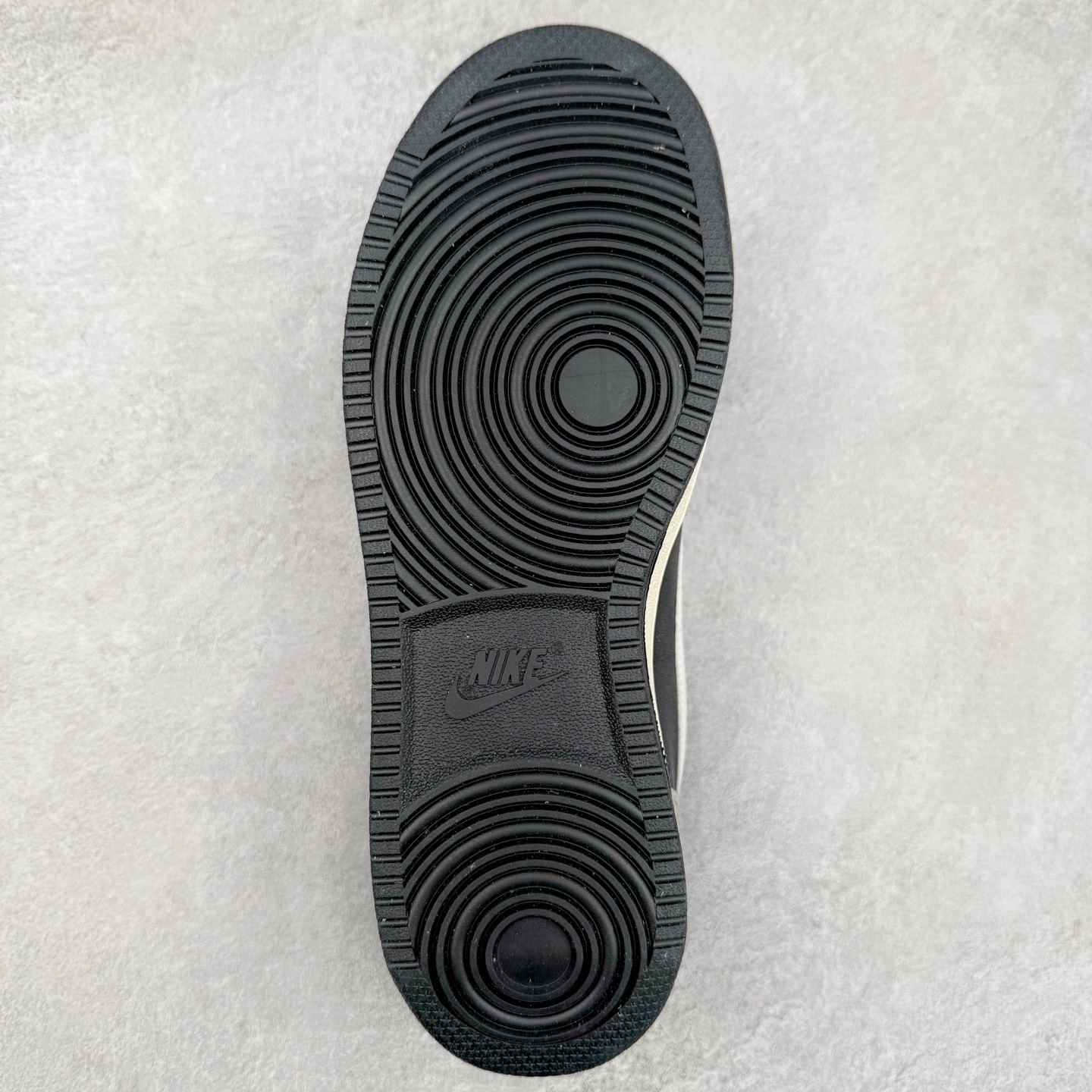 图片[9]-＃奥莱Zp订单福利 NK Court Vision Low CV低帮复古百搭透气休闲运动板鞋 经典耐用的设计 兼顾舒适脚感和出众风范 演绎匠心之作 结构性的支撑贴合感结合复古篮球设计 塑就场外全明星风范 奥莱zp订单 直播间399 499一样的东西 帮你省钱 支持各种鉴定 尺码：40 40.5 41 42 42.5 43 44 44.5-选品中心