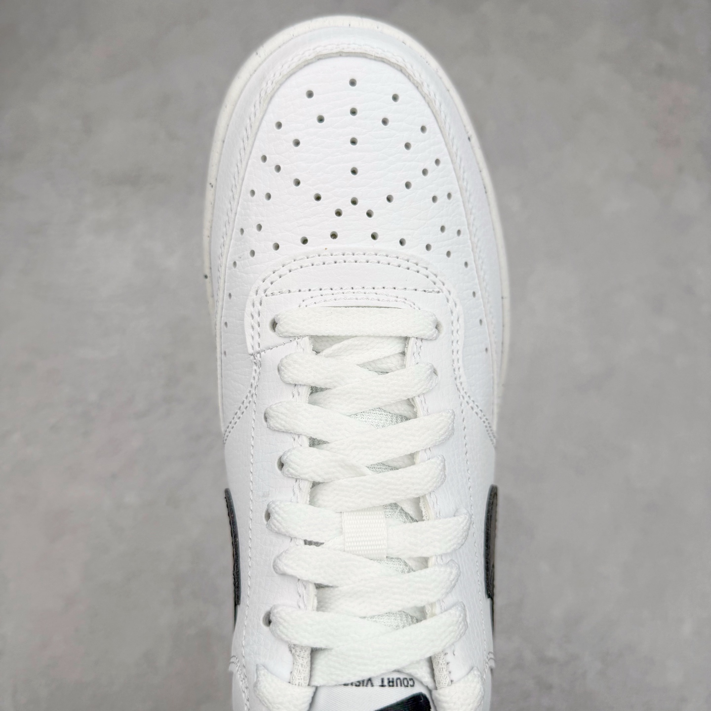 图片[4]-＃奥莱Zp订单福利 NK Court Vision Low CV低帮复古百搭透气休闲运动板鞋 经典耐用的设计 兼顾舒适脚感和出众风范 演绎匠心之作 结构性的支撑贴合感结合复古篮球设计 塑就场外全明星风范 奥莱zp订单 直播间399 499一样的东西 帮你省钱 支持各种鉴定 尺码：40 40.5 41 42 42.5-选品中心