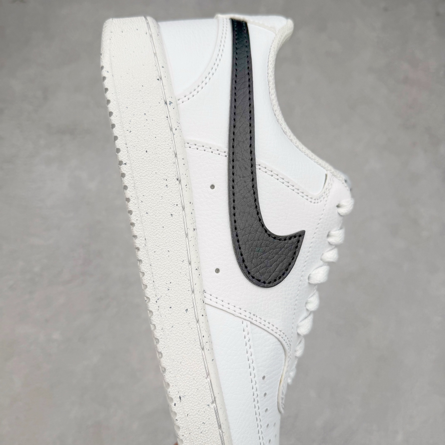 图片[6]-＃奥莱Zp订单福利 NK Court Vision Low CV低帮复古百搭透气休闲运动板鞋 经典耐用的设计 兼顾舒适脚感和出众风范 演绎匠心之作 结构性的支撑贴合感结合复古篮球设计 塑就场外全明星风范 奥莱zp订单 直播间399 499一样的东西 帮你省钱 支持各种鉴定 尺码：40 40.5 41 42 42.5-选品中心