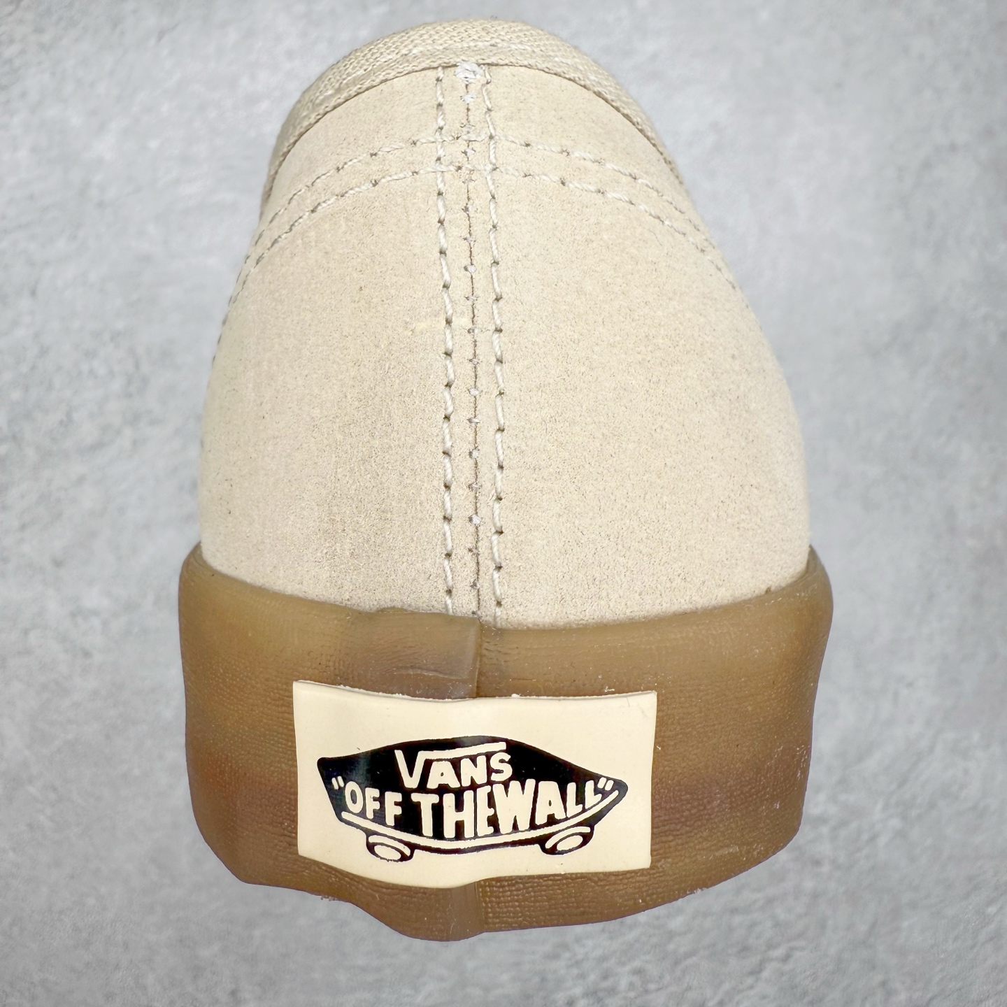 图片[8]-Vans Premium Authentic 翻毛皮 复古半透明生胶底 官方新款 经典Aut鞋型搭配麂皮鞋身 质感拉满 轻盈的透明生胶大底 解放厚重脚感 货号：VN000CRQ6RJ 黑灰 货号：VN000CRQBYS 米灰 尺码：35 36 36.5 37 38 38.5 39 40 40.5 41 42 42.5 43 44 硫化工艺：1：1（真标、原钢印、材质标、鞋型标、合格证）-选品中心