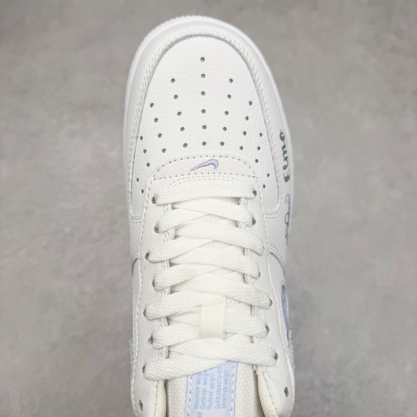 图片[4]-NK Air Force 1´07 Low 空军一号低帮百搭休闲运动板鞋 FB8971-080 柔软、弹性十足的缓震性能和出色的中底设计 横跨复古与现代的外型结合 造就出风靡全球 三十多年的Force 1 直到今天还深受青睐 实拍调校N版已经零色差零失真 百分百还原实物色彩所见即所得 不存在货不对板色差等低级问题 选购参考实物拍摄 不混卖不参货 只用心做好货严格选品 承诺混一赔十 尺码：36 36.5 37.5 38 38.5 39 40 40.5 41 42 42.5 43 44 44.5 45-选品中心