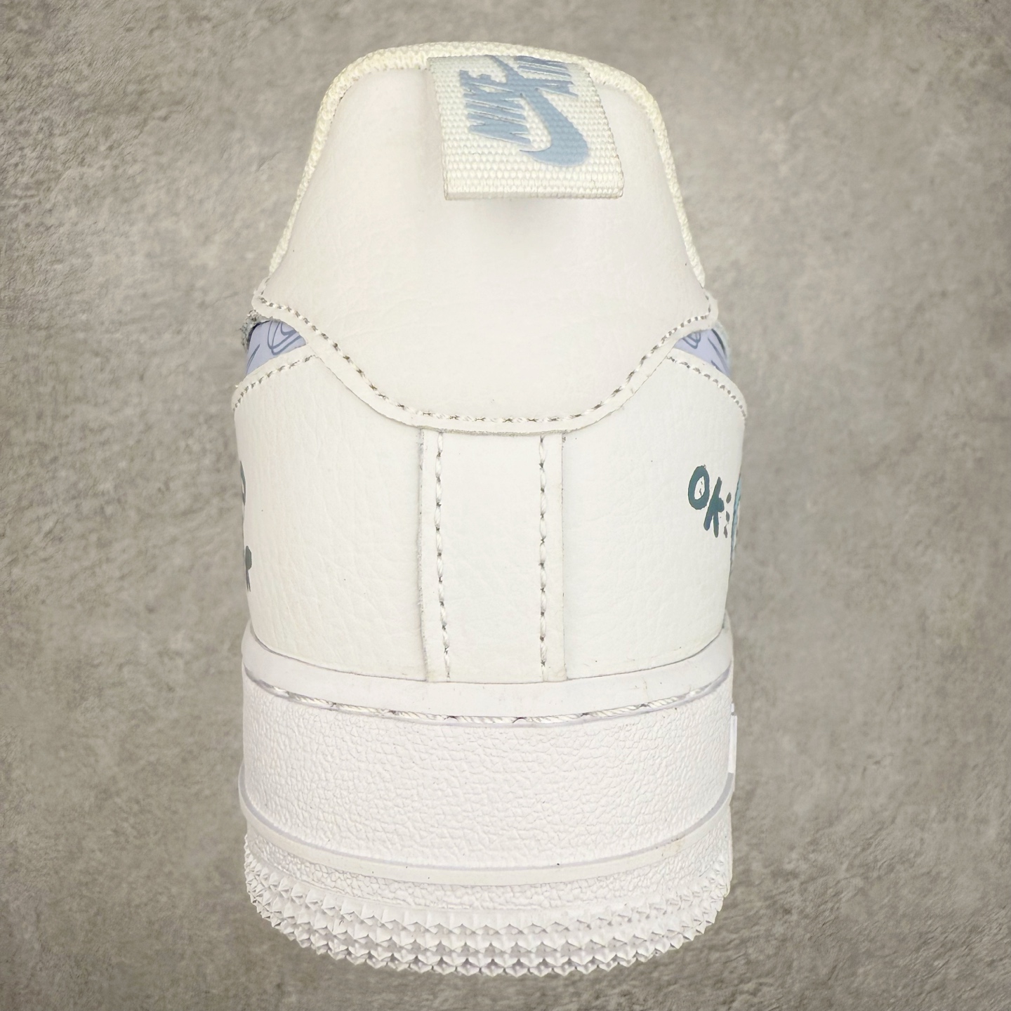 图片[8]-NK Air Force 1´07 Low 空军一号低帮百搭休闲运动板鞋 FB8971-080 柔软、弹性十足的缓震性能和出色的中底设计 横跨复古与现代的外型结合 造就出风靡全球 三十多年的Force 1 直到今天还深受青睐 实拍调校N版已经零色差零失真 百分百还原实物色彩所见即所得 不存在货不对板色差等低级问题 选购参考实物拍摄 不混卖不参货 只用心做好货严格选品 承诺混一赔十 尺码：36 36.5 37.5 38 38.5 39 40 40.5 41 42 42.5 43 44 44.5 45-选品中心