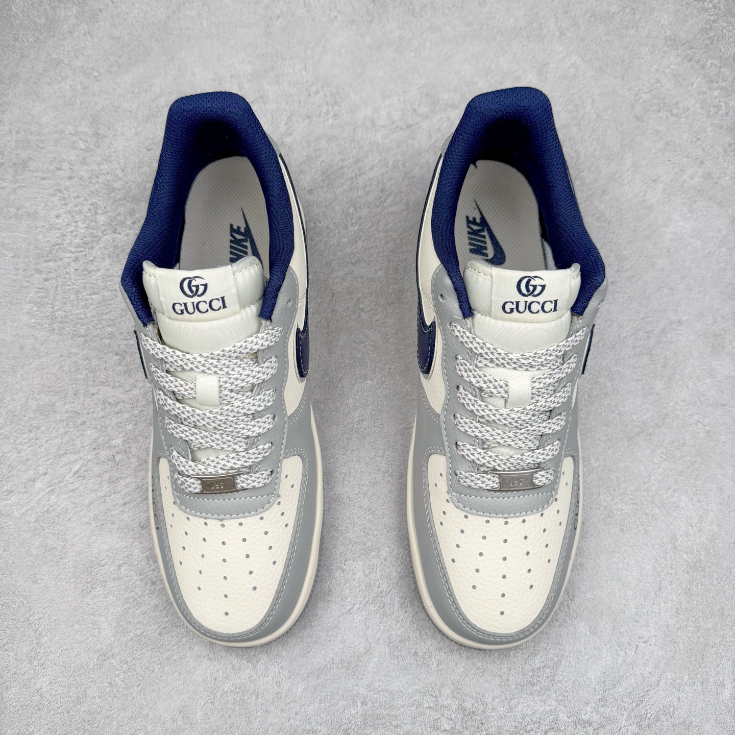 图片[2]-NK Air Force 1´07 Low 空军一号低帮百搭休闲运动板鞋 XS1958-543 柔软、弹性十足的缓震性能和出色的中底设计 横跨复古与现代的外型结合 造就出风靡全球 三十多年的Force 1 直到今天还深受青睐 实拍调校N版已经零色差零失真 百分百还原实物色彩所见即所得 不存在货不对板色差等低级问题 选购参考实物拍摄 不混卖不参货 只用心做好货严格选品 承诺混一赔十 尺码：36 36.5 37.5 38 38.5 39 40 40.5 41 42 42.5 43 44 44.5 45-选品中心