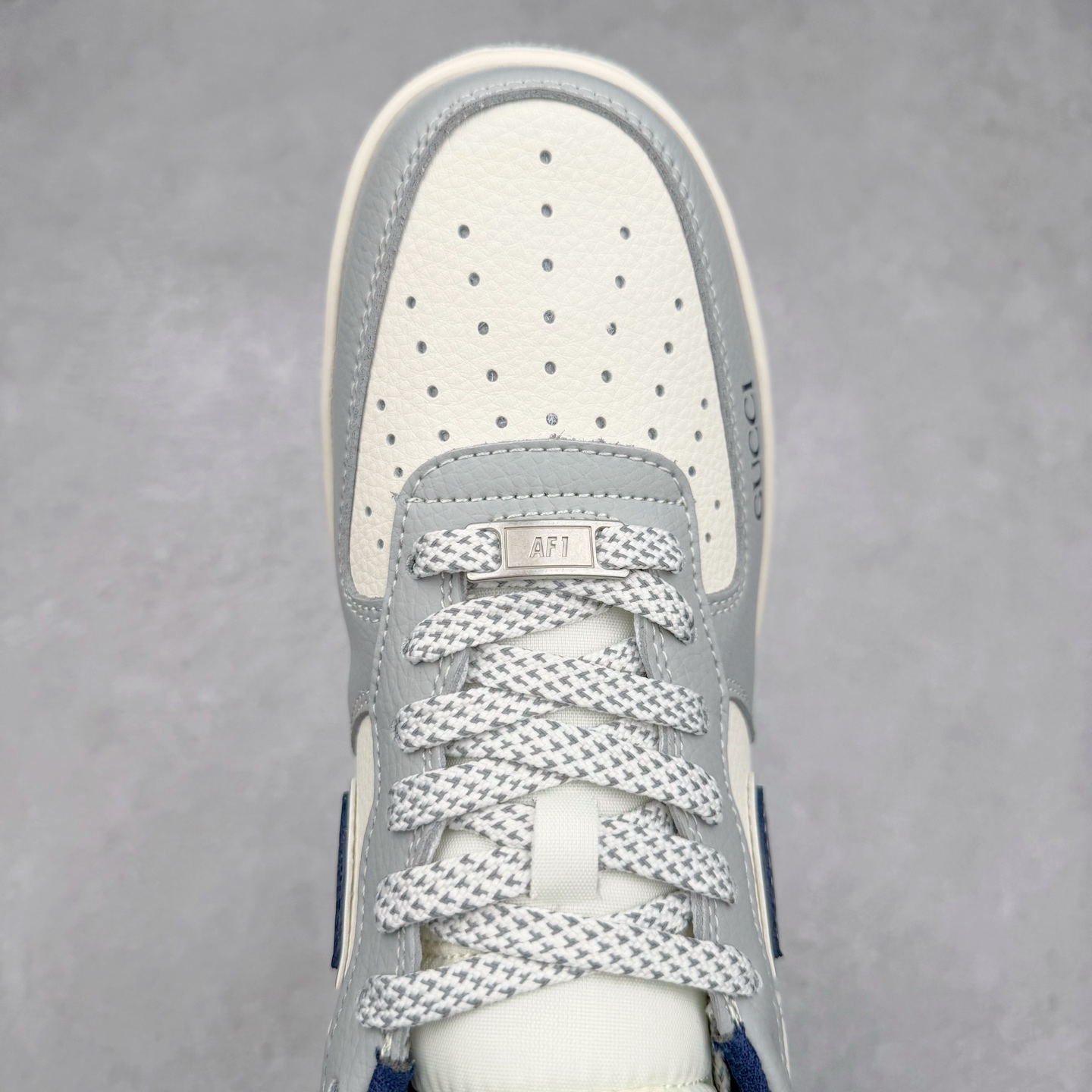 图片[4]-NK Air Force 1´07 Low 空军一号低帮百搭休闲运动板鞋 XS1958-543 柔软、弹性十足的缓震性能和出色的中底设计 横跨复古与现代的外型结合 造就出风靡全球 三十多年的Force 1 直到今天还深受青睐 实拍调校N版已经零色差零失真 百分百还原实物色彩所见即所得 不存在货不对板色差等低级问题 选购参考实物拍摄 不混卖不参货 只用心做好货严格选品 承诺混一赔十 尺码：36 36.5 37.5 38 38.5 39 40 40.5 41 42 42.5 43 44 44.5 45-选品中心