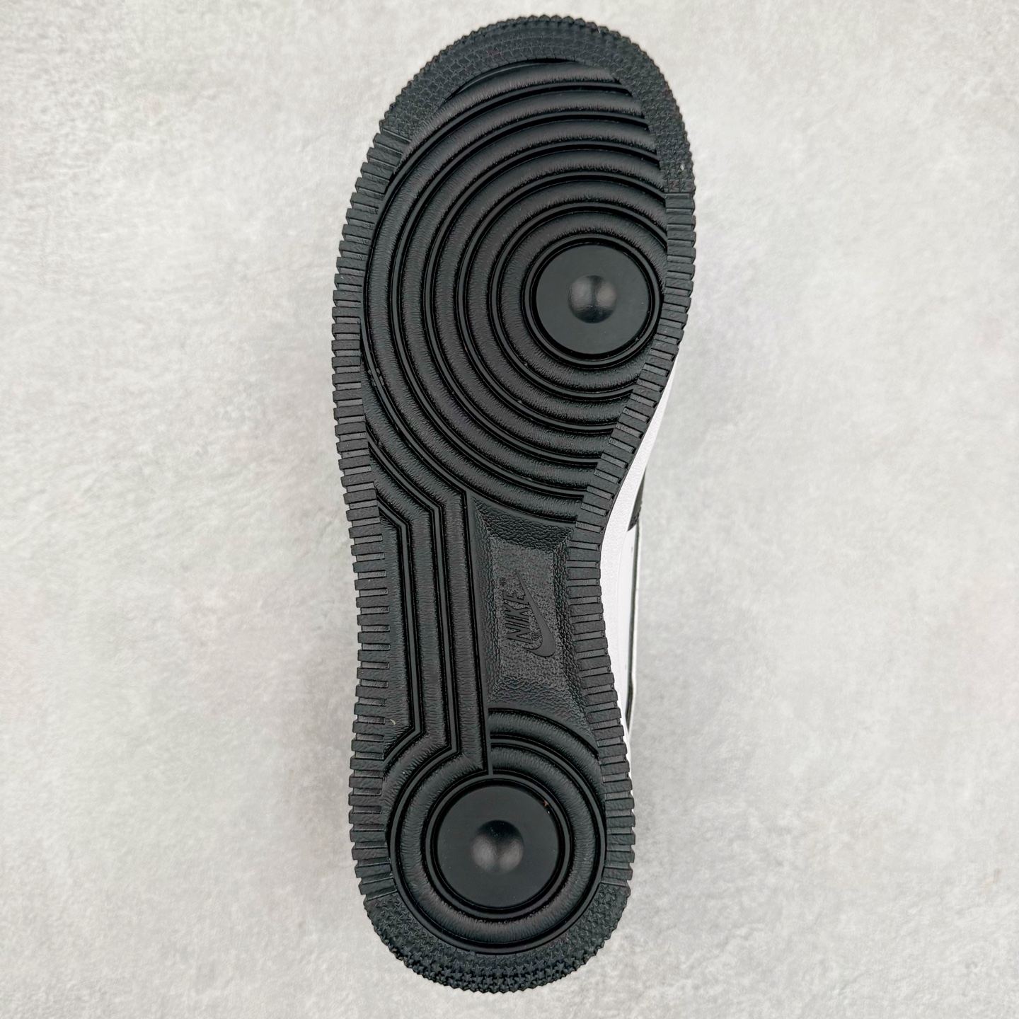 图片[9]-NK Air Force 1´07 Low 空军一号低帮百搭休闲运动板鞋 ZH0316-071 柔软、弹性十足的缓震性能和出色的中底设计 横跨复古与现代的外型结合 造就出风靡全球 三十多年的Force 1 直到今天还深受青睐 实拍调校N版已经零色差零失真 百分百还原实物色彩所见即所得 不存在货不对板色差等低级问题 选购参考实物拍摄 不混卖不参货 只用心做好货严格选品 承诺混一赔十 尺码：36 36.5 37.5 38 38.5 39 40 40.5 41 42 42.5 43 44 44.5 45-选品中心