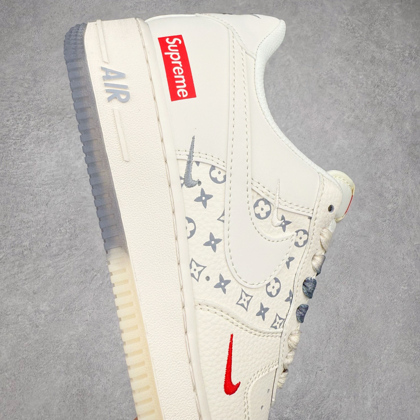 图片[6]-NK Air Force 1´07 Low 空军一号低帮百搭休闲运动板鞋 HH7518-077 柔软、弹性十足的缓震性能和出色的中底设计 横跨复古与现代的外型结合 造就出风靡全球 三十多年的Force 1 直到今天还深受青睐 实拍调校N版已经零色差零失真 百分百还原实物色彩所见即所得 不存在货不对板色差等低级问题 选购参考实物拍摄 不混卖不参货 只用心做好货严格选品 承诺混一赔十 尺码：36 36.5 37.5 38 38.5 39 40 40.5 41 42 42.5 43 44 44.5 45-选品中心