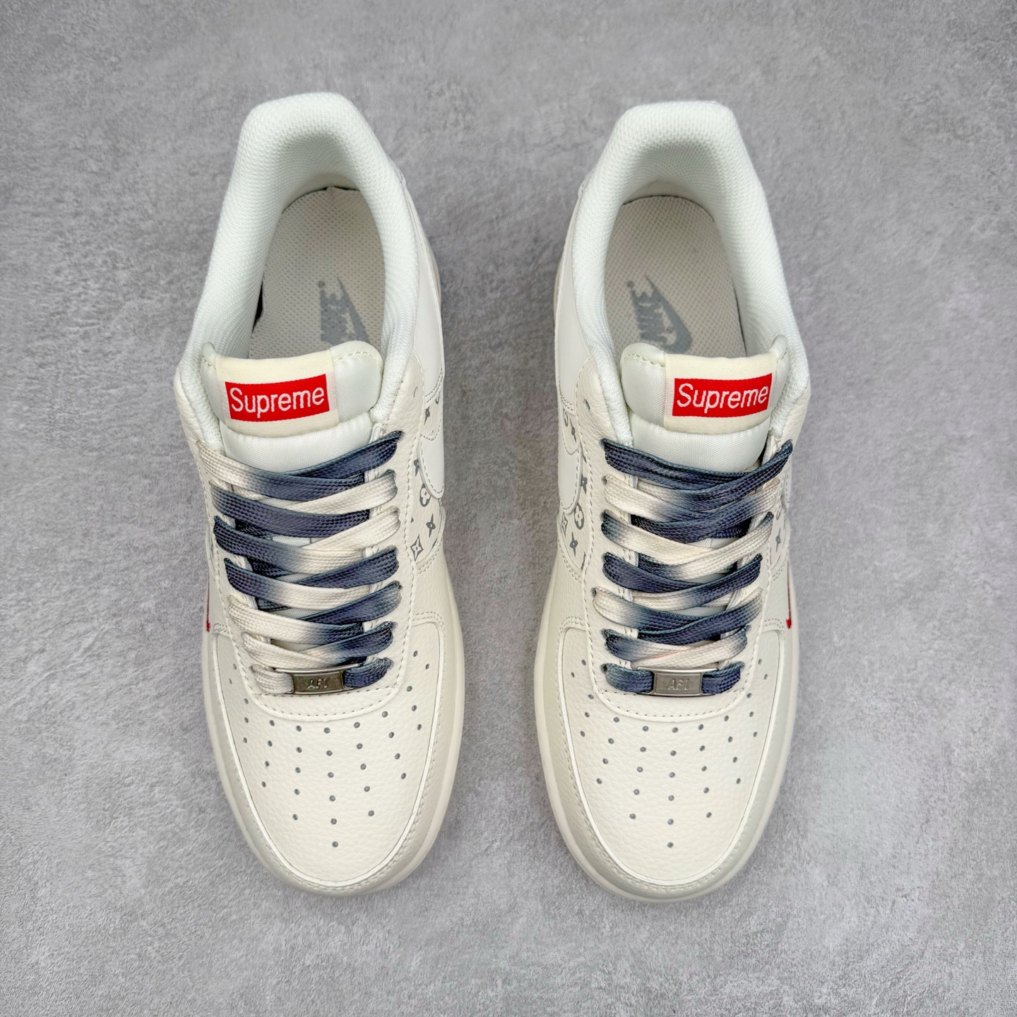 图片[2]-NK Air Force 1´07 Low 空军一号低帮百搭休闲运动板鞋 HH7518-077 柔软、弹性十足的缓震性能和出色的中底设计 横跨复古与现代的外型结合 造就出风靡全球 三十多年的Force 1 直到今天还深受青睐 实拍调校N版已经零色差零失真 百分百还原实物色彩所见即所得 不存在货不对板色差等低级问题 选购参考实物拍摄 不混卖不参货 只用心做好货严格选品 承诺混一赔十 尺码：36 36.5 37.5 38 38.5 39 40 40.5 41 42 42.5 43 44 44.5 45-选品中心