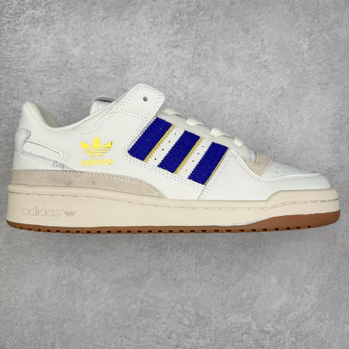 #C版纯原 AD Forum 84 Low OG 低帮百搭潮流休闲运动板鞋 JH7940 以复古篮球鞋的外形为基础 采用皮革拼接 简约百搭 更加贴合舒适 中底内侧网格造型起到点睛之笔 外底橡胶 更显复古 尺码:36 36.5 37.5 38 38.5 39 40 40.5 41 42 42.5 43 44 44.5 45-选品中心