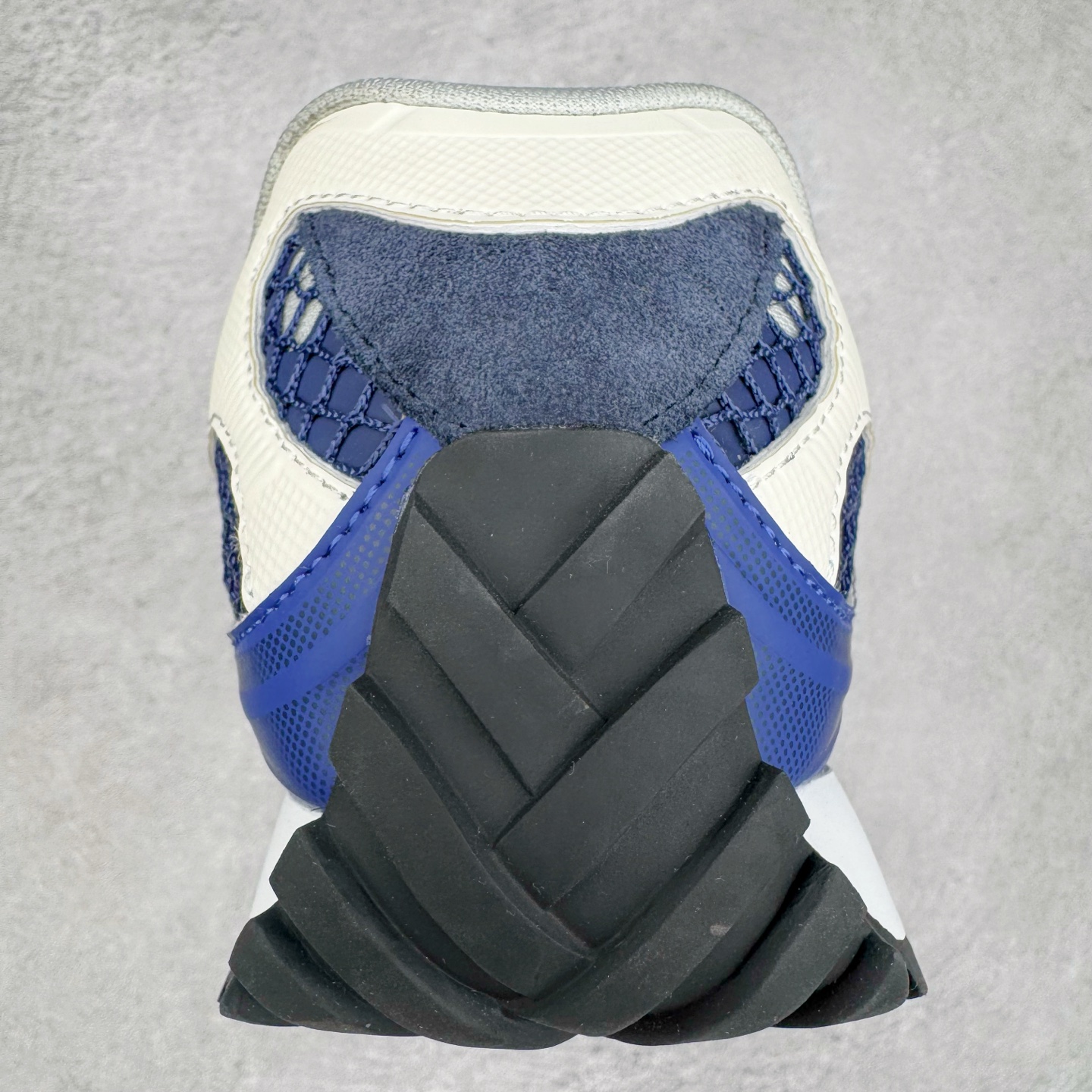 图片[8]-＃GD广顶 BOTTEGA VENETA Orbit Runner BV葆蝶家时尚休闲王一博同款老爹鞋运动鞋 原版开发 一比一打造 相似度百分之99以上 市场一梯队级别品质 区别市场任何标文顶级品质版本 采用轻质科技网布面料 搭配几何图案设计橡胶外底 王炸系列 高版本 认准套包工艺 实际增高很多哦 还是一样显腿细非常nice 耐玩耐造 对标对版 套包鞋工艺 认准高版本 大底选用拼色TPU大底 配置原版包装 尺码：35 36 37 38 39 40 41 42 43 44 45-选品中心