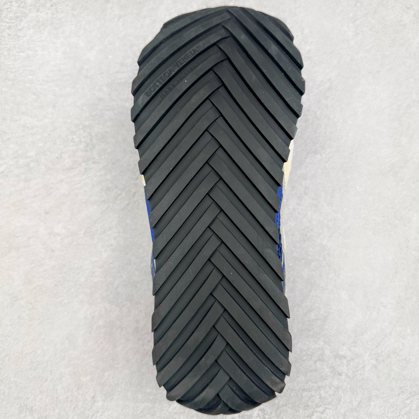 图片[9]-＃GD广顶 BOTTEGA VENETA Orbit Runner BV葆蝶家时尚休闲王一博同款老爹鞋运动鞋 原版开发 一比一打造 相似度百分之99以上 市场一梯队级别品质 区别市场任何标文顶级品质版本 采用轻质科技网布面料 搭配几何图案设计橡胶外底 王炸系列 高版本 认准套包工艺 实际增高很多哦 还是一样显腿细非常nice 耐玩耐造 对标对版 套包鞋工艺 认准高版本 大底选用拼色TPU大底 配置原版包装 尺码：35 36 37 38 39 40 41 42 43 44 45-选品中心