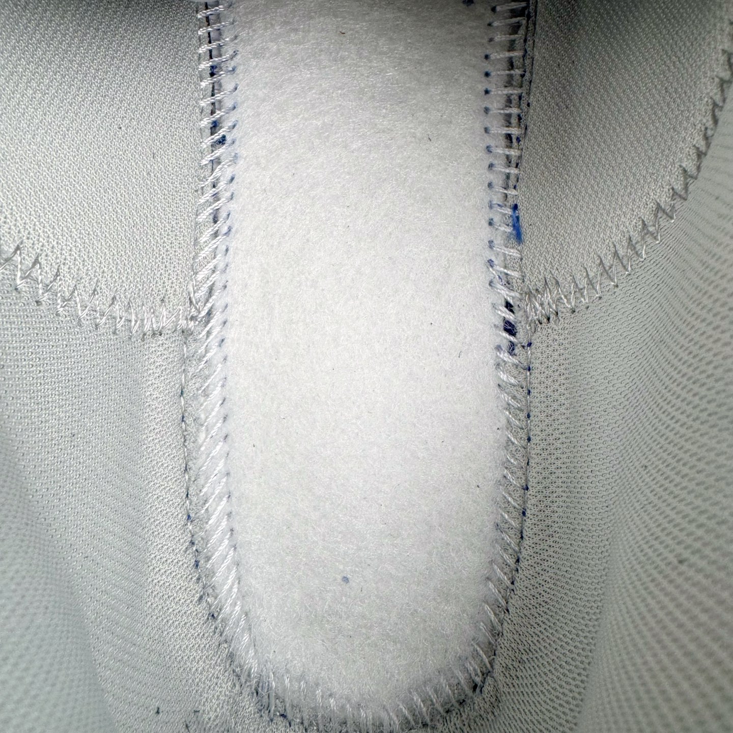 图片[10]-＃GD广顶 BOTTEGA VENETA Orbit Runner BV葆蝶家时尚休闲王一博同款老爹鞋运动鞋 原版开发 一比一打造 相似度百分之99以上 市场一梯队级别品质 区别市场任何标文顶级品质版本 采用轻质科技网布面料 搭配几何图案设计橡胶外底 王炸系列 高版本 认准套包工艺 实际增高很多哦 还是一样显腿细非常nice 耐玩耐造 对标对版 套包鞋工艺 认准高版本 大底选用拼色TPU大底 配置原版包装 尺码：35 36 37 38 39 40 41 42 43 44 45-选品中心