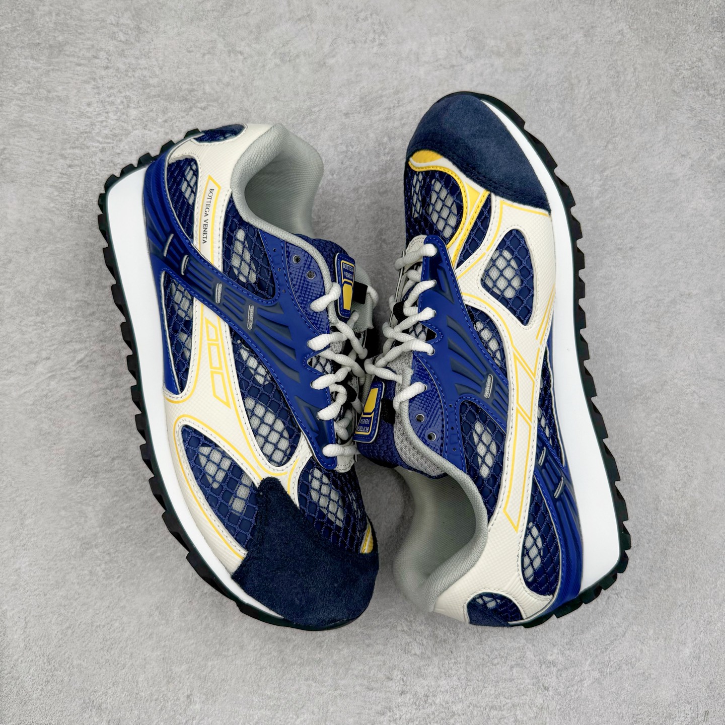 图片[3]-＃GD广顶 BOTTEGA VENETA Orbit Runner BV葆蝶家时尚休闲王一博同款老爹鞋运动鞋 原版开发 一比一打造 相似度百分之99以上 市场一梯队级别品质 区别市场任何标文顶级品质版本 采用轻质科技网布面料 搭配几何图案设计橡胶外底 王炸系列 高版本 认准套包工艺 实际增高很多哦 还是一样显腿细非常nice 耐玩耐造 对标对版 套包鞋工艺 认准高版本 大底选用拼色TPU大底 配置原版包装 尺码：35 36 37 38 39 40 41 42 43 44 45-选品中心