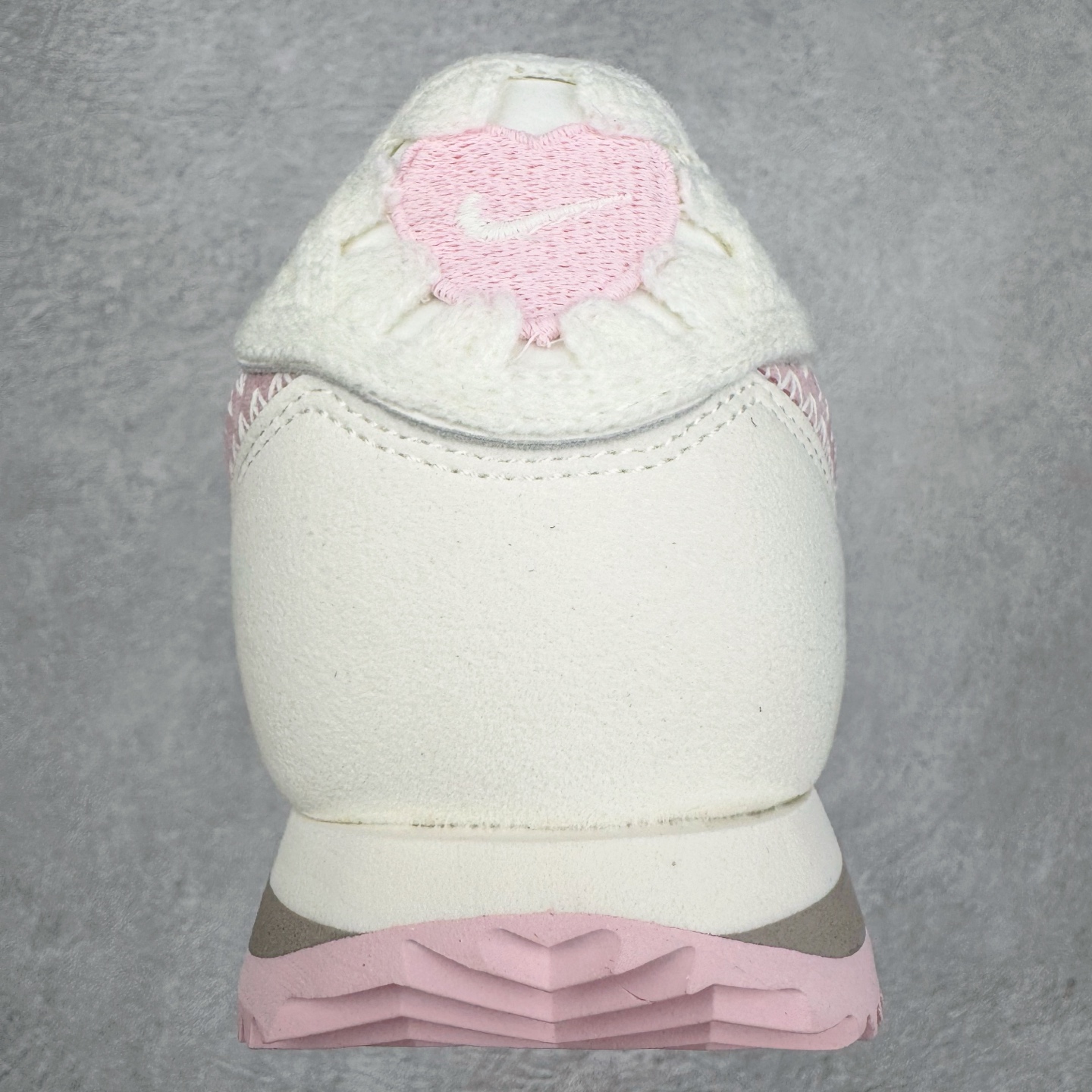 图片[8]-＃JC纯原 NK Classic Cortez Leather 阿甘复古初代皮革慢跑鞋 HV6012-161 实体平台指令订单 全套原纸板楦头开发 原厂数据大底磨具 一比一鞋头弧度高度鞋身弧度 细节品控鞋型随意对比 正确烫金高频细节 公司级标准检验QC 区分市面一切版本 完美复刻阿甘复古鞋型 尺码：35.5 36 36.5 37.5 38 38.5 39 40 40.5 41 42 42.5 43 44 45-选品中心