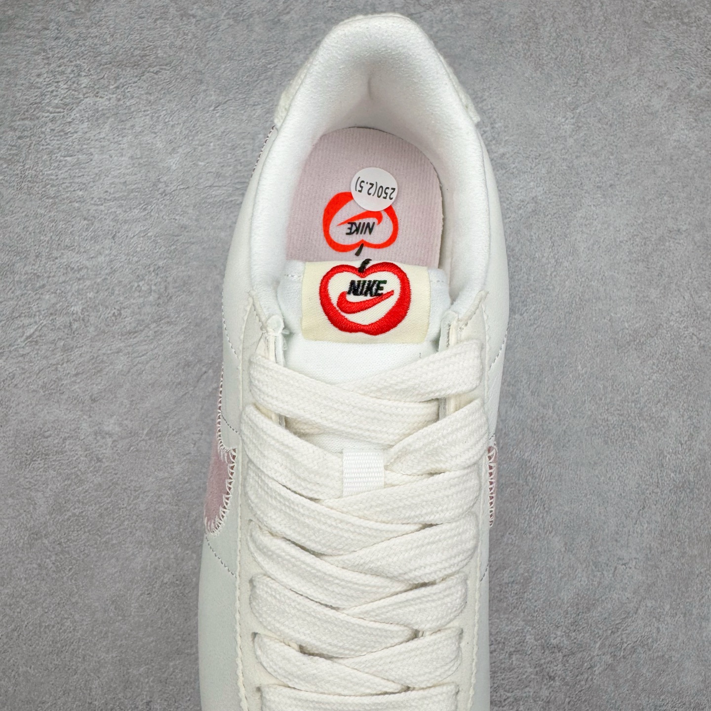 图片[5]-＃JC纯原 NK Classic Cortez Leather 阿甘复古初代皮革慢跑鞋 HV6012-161 实体平台指令订单 全套原纸板楦头开发 原厂数据大底磨具 一比一鞋头弧度高度鞋身弧度 细节品控鞋型随意对比 正确烫金高频细节 公司级标准检验QC 区分市面一切版本 完美复刻阿甘复古鞋型 尺码：35.5 36 36.5 37.5 38 38.5 39 40 40.5 41 42 42.5 43 44 45-选品中心