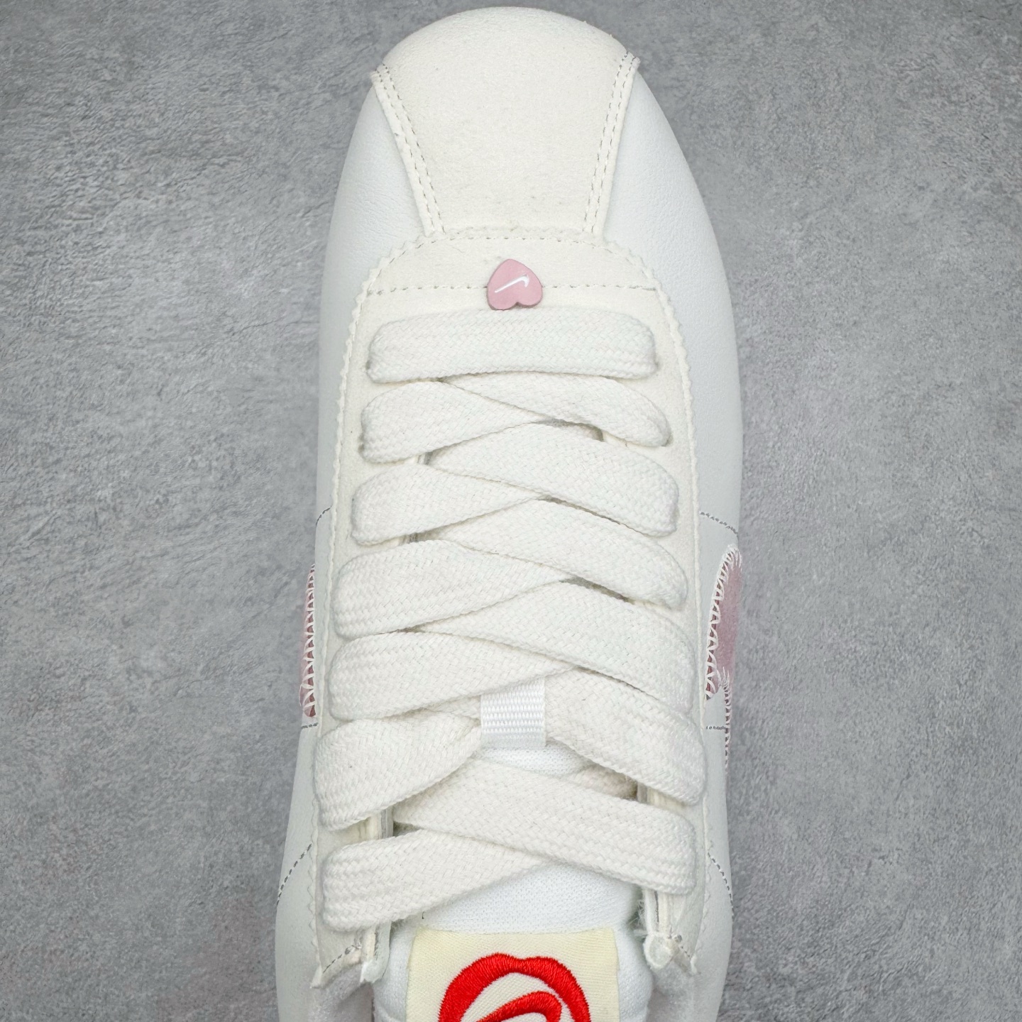 图片[4]-＃JC纯原 NK Classic Cortez Leather 阿甘复古初代皮革慢跑鞋 HV6012-161 实体平台指令订单 全套原纸板楦头开发 原厂数据大底磨具 一比一鞋头弧度高度鞋身弧度 细节品控鞋型随意对比 正确烫金高频细节 公司级标准检验QC 区分市面一切版本 完美复刻阿甘复古鞋型 尺码：35.5 36 36.5 37.5 38 38.5 39 40 40.5 41 42 42.5 43 44 45-选品中心