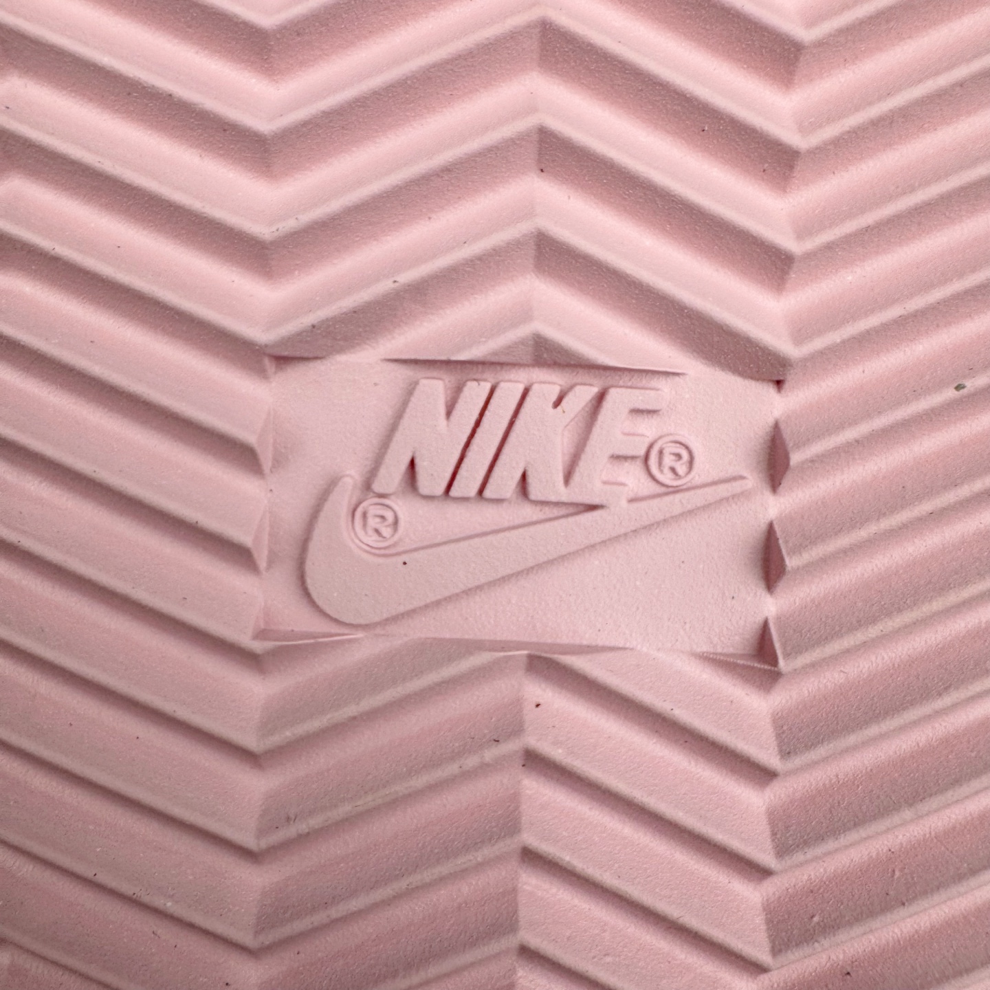 图片[18]-＃JC纯原 NK Classic Cortez Leather 阿甘复古初代皮革慢跑鞋 HV6012-161 实体平台指令订单 全套原纸板楦头开发 原厂数据大底磨具 一比一鞋头弧度高度鞋身弧度 细节品控鞋型随意对比 正确烫金高频细节 公司级标准检验QC 区分市面一切版本 完美复刻阿甘复古鞋型 尺码：35.5 36 36.5 37.5 38 38.5 39 40 40.5 41 42 42.5 43 44 45-选品中心