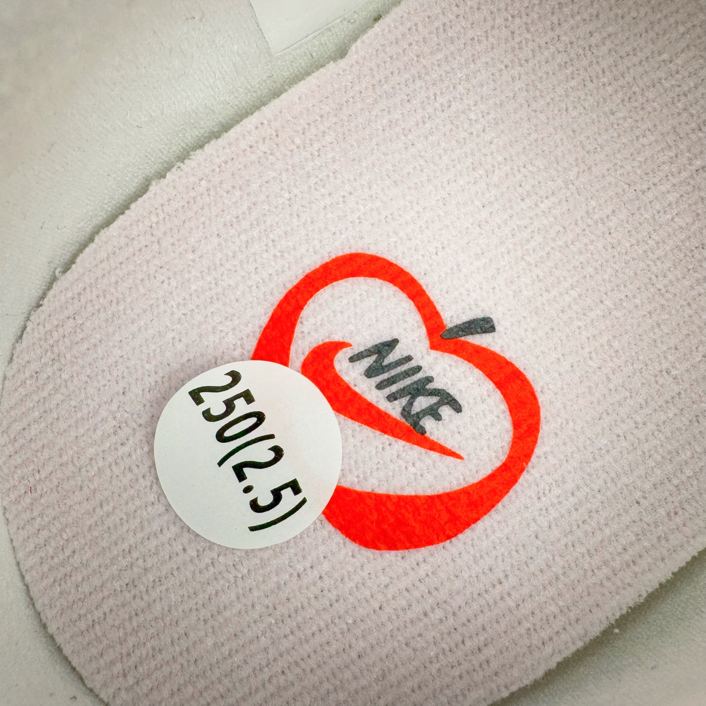 图片[12]-＃JC纯原 NK Classic Cortez Leather 阿甘复古初代皮革慢跑鞋 HV6012-161 实体平台指令订单 全套原纸板楦头开发 原厂数据大底磨具 一比一鞋头弧度高度鞋身弧度 细节品控鞋型随意对比 正确烫金高频细节 公司级标准检验QC 区分市面一切版本 完美复刻阿甘复古鞋型 尺码：35.5 36 36.5 37.5 38 38.5 39 40 40.5 41 42 42.5 43 44 45-选品中心