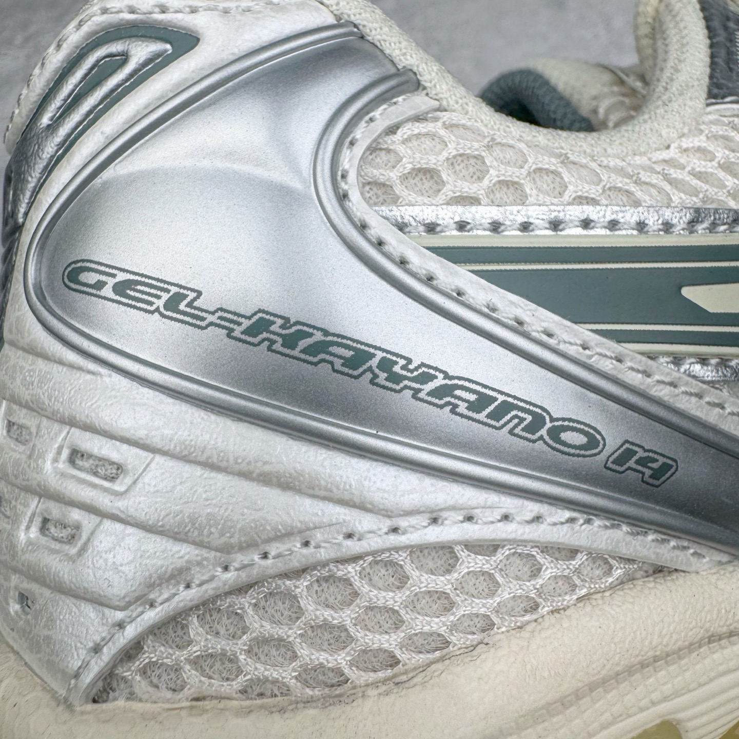 图片[17]-＃ZC总裁 Asics Gel-Kayano K14 亚瑟士系列复古舒适织物合成革减震防滑耐磨低帮休闲跑步鞋 市场顶级版本 原装纸板楦头开发 独家私模五层组合大底 原厂定制缓震硅胶加持 原盒原配 官方四联吊牌 一比一同步原鞋工艺和用料 鞋面原厂“三明治”多层网布 区别其他同价版本 鞋垫采用原厂OrthoLite欧索莱材质 非普通海玻璃鞋垫 后跟一样采用了GEL缓震胶 整体系列设计非常的科技感 锻炼跑步的同时让你一样时尚百搭 尺码：36 37 37.5 38 39 39.5 40 40.5 41.5 42 42.5 43.5 44 44.5 45 46-选品中心