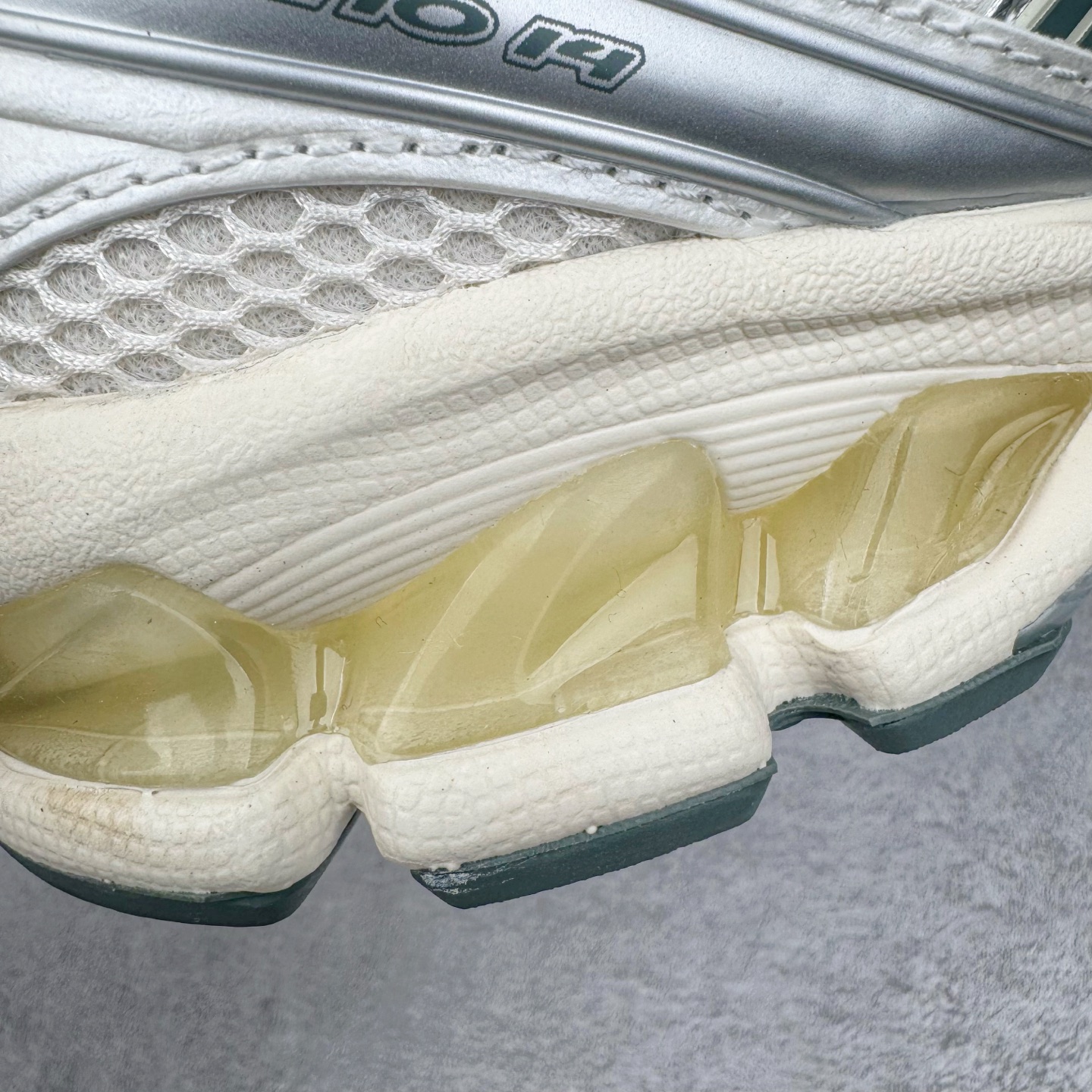 图片[18]-＃ZC总裁 Asics Gel-Kayano K14 亚瑟士系列复古舒适织物合成革减震防滑耐磨低帮休闲跑步鞋 市场顶级版本 原装纸板楦头开发 独家私模五层组合大底 原厂定制缓震硅胶加持 原盒原配 官方四联吊牌 一比一同步原鞋工艺和用料 鞋面原厂“三明治”多层网布 区别其他同价版本 鞋垫采用原厂OrthoLite欧索莱材质 非普通海玻璃鞋垫 后跟一样采用了GEL缓震胶 整体系列设计非常的科技感 锻炼跑步的同时让你一样时尚百搭 尺码：36 37 37.5 38 39 39.5 40 40.5 41.5 42 42.5 43.5 44 44.5 45 46-选品中心