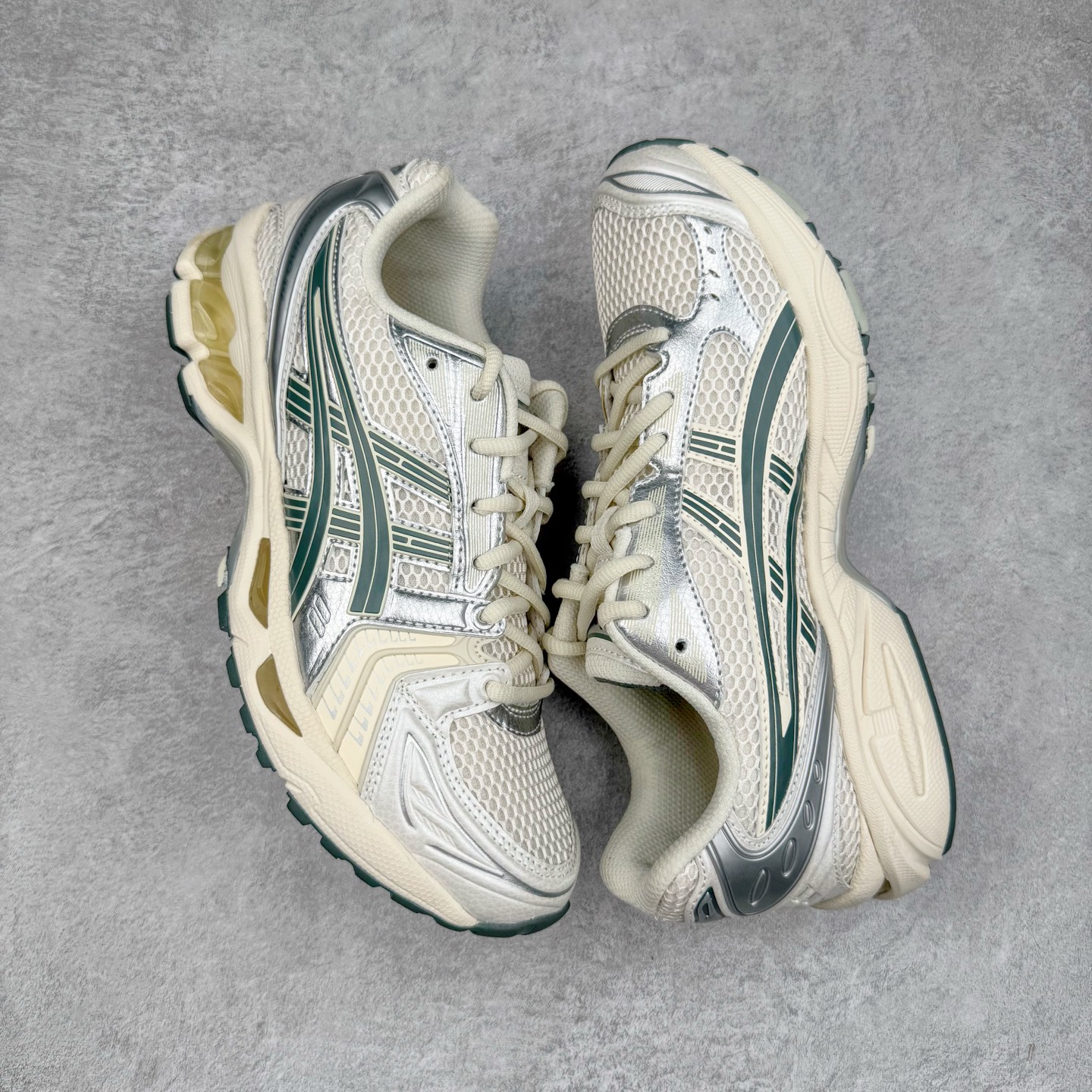 图片[3]-＃ZC总裁 Asics Gel-Kayano K14 亚瑟士系列复古舒适织物合成革减震防滑耐磨低帮休闲跑步鞋 市场顶级版本 原装纸板楦头开发 独家私模五层组合大底 原厂定制缓震硅胶加持 原盒原配 官方四联吊牌 一比一同步原鞋工艺和用料 鞋面原厂“三明治”多层网布 区别其他同价版本 鞋垫采用原厂OrthoLite欧索莱材质 非普通海玻璃鞋垫 后跟一样采用了GEL缓震胶 整体系列设计非常的科技感 锻炼跑步的同时让你一样时尚百搭 尺码：36 37 37.5 38 39 39.5 40 40.5 41.5 42 42.5 43.5 44 44.5 45 46-选品中心