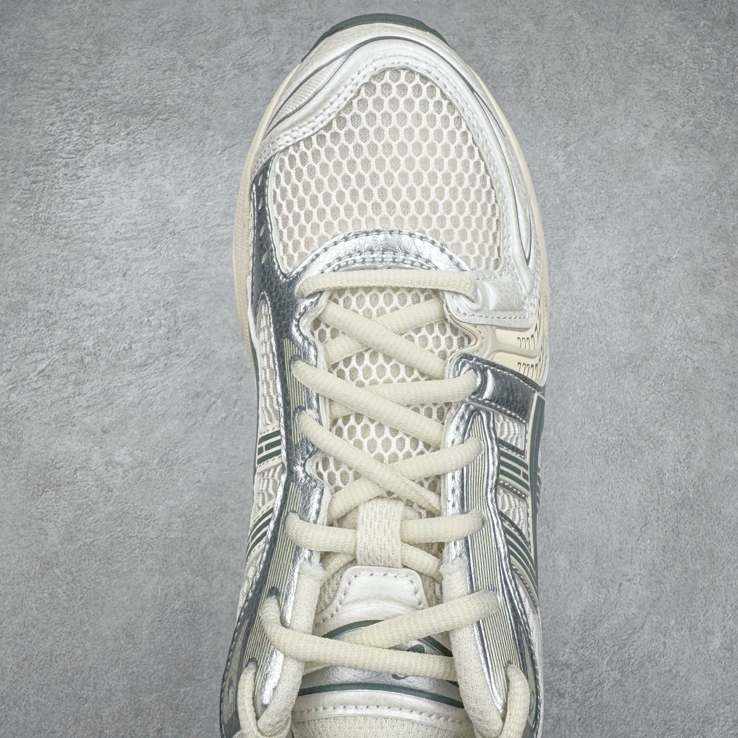 图片[4]-＃ZC总裁 Asics Gel-Kayano K14 亚瑟士系列复古舒适织物合成革减震防滑耐磨低帮休闲跑步鞋 市场顶级版本 原装纸板楦头开发 独家私模五层组合大底 原厂定制缓震硅胶加持 原盒原配 官方四联吊牌 一比一同步原鞋工艺和用料 鞋面原厂“三明治”多层网布 区别其他同价版本 鞋垫采用原厂OrthoLite欧索莱材质 非普通海玻璃鞋垫 后跟一样采用了GEL缓震胶 整体系列设计非常的科技感 锻炼跑步的同时让你一样时尚百搭 尺码：36 37 37.5 38 39 39.5 40 40.5 41.5 42 42.5 43.5 44 44.5 45 46-选品中心