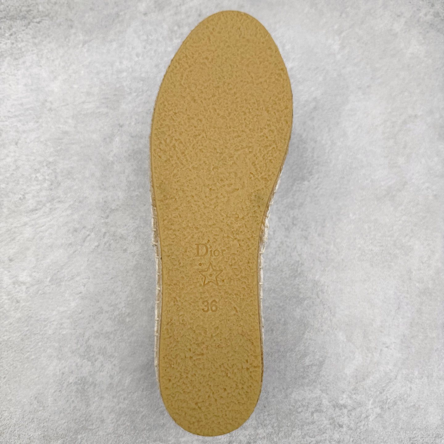 图片[9]-Dior 20s 春夏首秀迪奥渔夫鞋系列 原单代购渠道版本 市面最高版本（3D原版Logo电绣立体感）Christian Dior 经典老花版品牌图案 网红单品 小红书热推爆款 专柜精致包装 尺码：35 36 37 38 39 40-选品中心