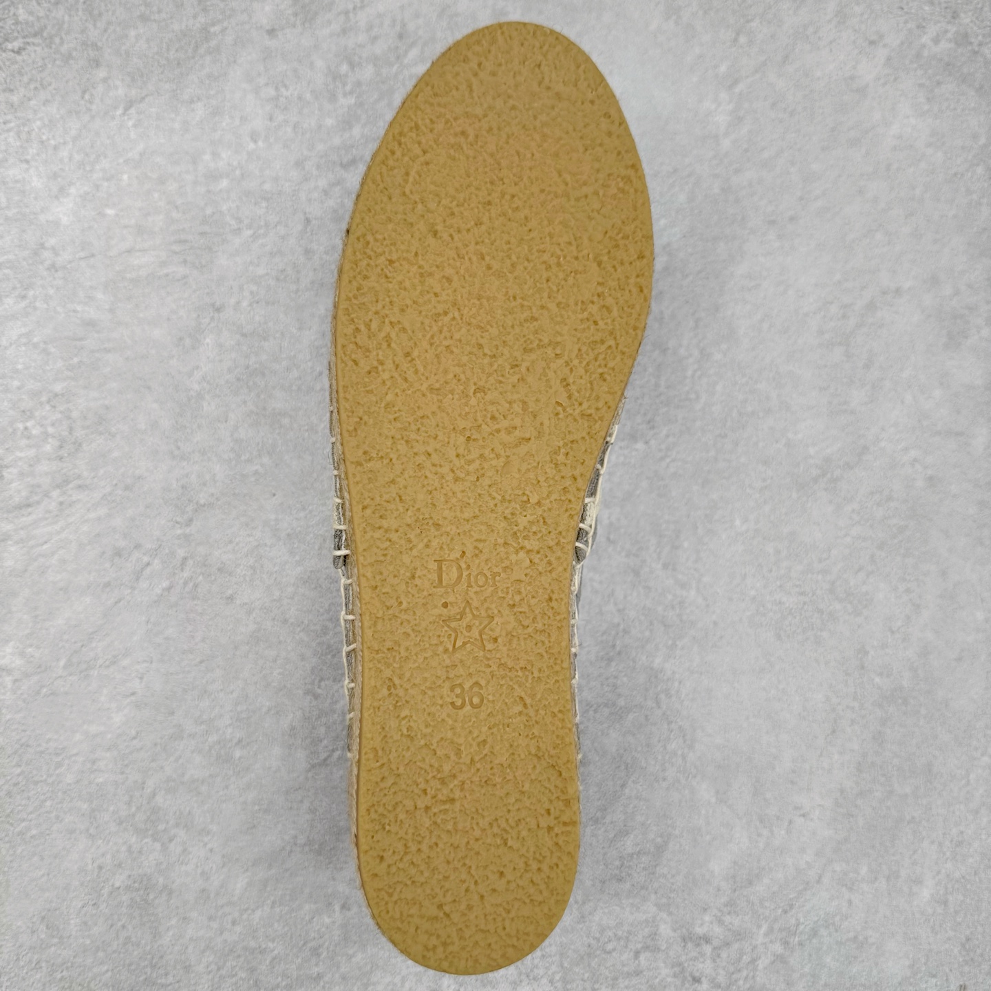 图片[9]-Dior 20s 春夏首秀迪奥渔夫鞋系列 原单代购渠道版本 市面最高版本（3D原版Logo电绣立体感）Christian Dior 经典老花版品牌图案 网红单品 小红书热推爆款 专柜精致包装 尺码：35 36 37 38 39 40-选品中心