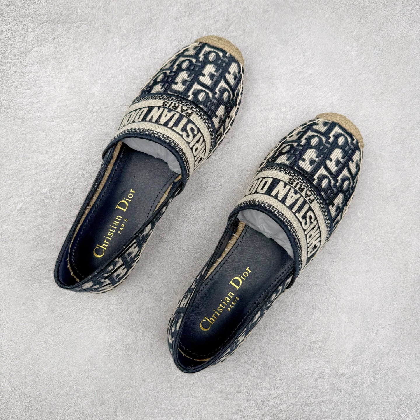 图片[3]-Dior 20s 春夏首秀迪奥渔夫鞋系列 原单代购渠道版本 市面最高版本（3D原版Logo电绣立体感）Christian Dior 经典老花版品牌图案 网红单品 小红书热推爆款 专柜精致包装 尺码：35 36 37 38 39 40-选品中心