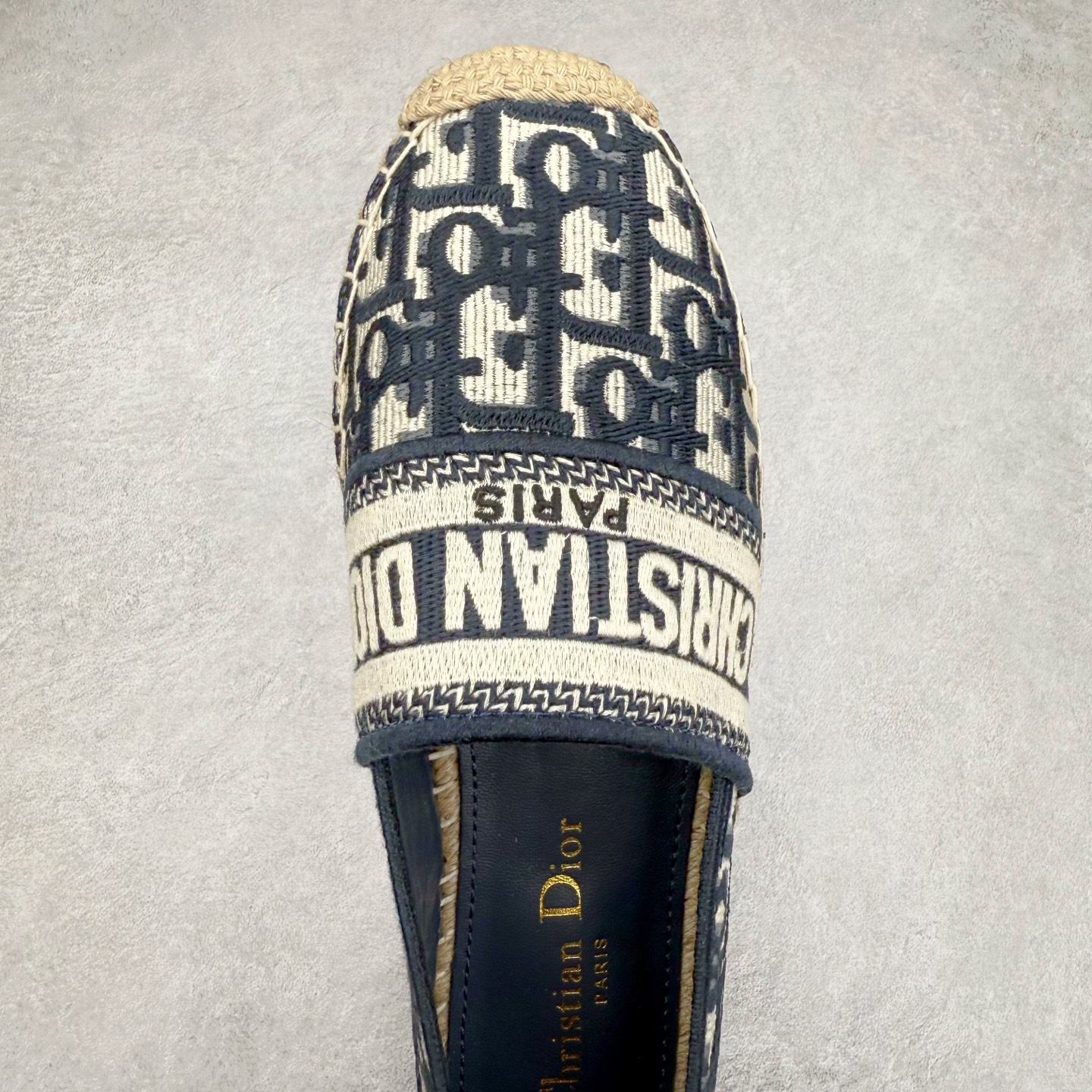 图片[4]-Dior 20s 春夏首秀迪奥渔夫鞋系列 原单代购渠道版本 市面最高版本（3D原版Logo电绣立体感）Christian Dior 经典老花版品牌图案 网红单品 小红书热推爆款 专柜精致包装 尺码：35 36 37 38 39 40-选品中心