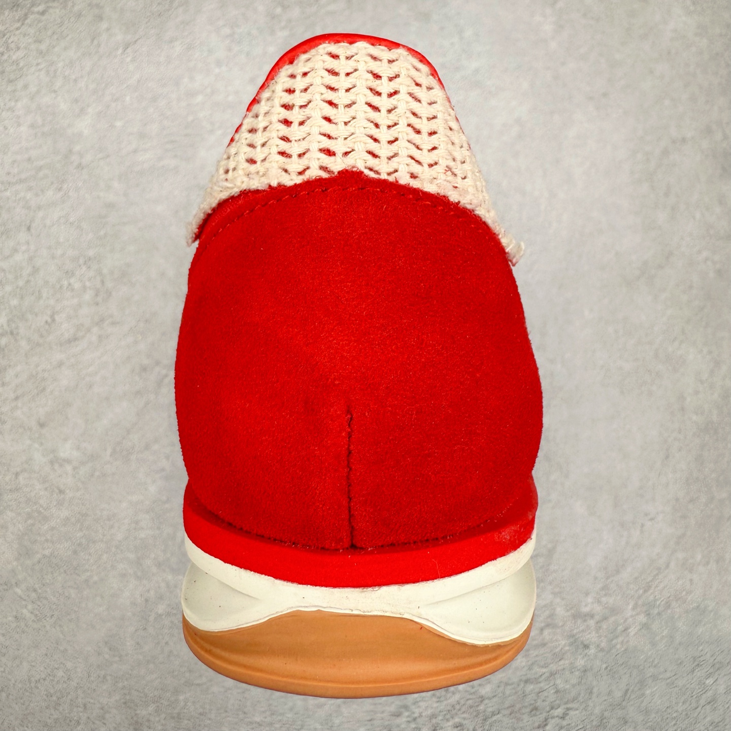 图片[8]-＃HP纯原 AD Wmns SL72 OG 系列德训足球风百搭低帮休闲运动板鞋 JI2746 采用高弹EVA+MODEL+RB三层组合底 区别市面RB一体大底 三层组合鞋底重量与原鞋一致 Originals 将有「T 头鞋」造型的诞生于 1972 年的 SL72 鞋款复刻带回 各位买鞋又有新选择了 1972 年 SL72 问世后 引领了后来阿迪达斯的跑鞋发展方向 其中「SL」代表了 Super Light 彰显了产品轻便的特性 1972 年 SL72 问世后 引领了后来阿迪达斯的跑鞋发展方向 其中「SL」代表了 Super Light 彰显了产品轻便的特性 这次 Originals 延续其轻质经典的基因 带来男女两款 SL72 男生款带来 SL72 RS 鞋型 RS 意为 Reshaped（重塑）鞋款在保留了经典的外观基础上 在尼龙材质里增加了填充物 使鞋型更加挺立和饱满 鞋头则更加圆润 鞋底的 EVA 材质则增加了鞋款的高度 女生款则带来 SL72 OG W 鞋型 OG 顾名思义则是致敬经典款式 相较于 RS（Reshaped）鞋款 鞋身更加纤细 其整体鞋身轮廓、线条、细节、材质上尊崇 70 年代 SL72 的设计 还原经典味道 尺码：36 36⅔ 37⅓ 38 38⅔ 39⅓ 40 40⅔ 41⅓ 42 42⅔ 43⅓ 44 44⅔ 45-选品中心