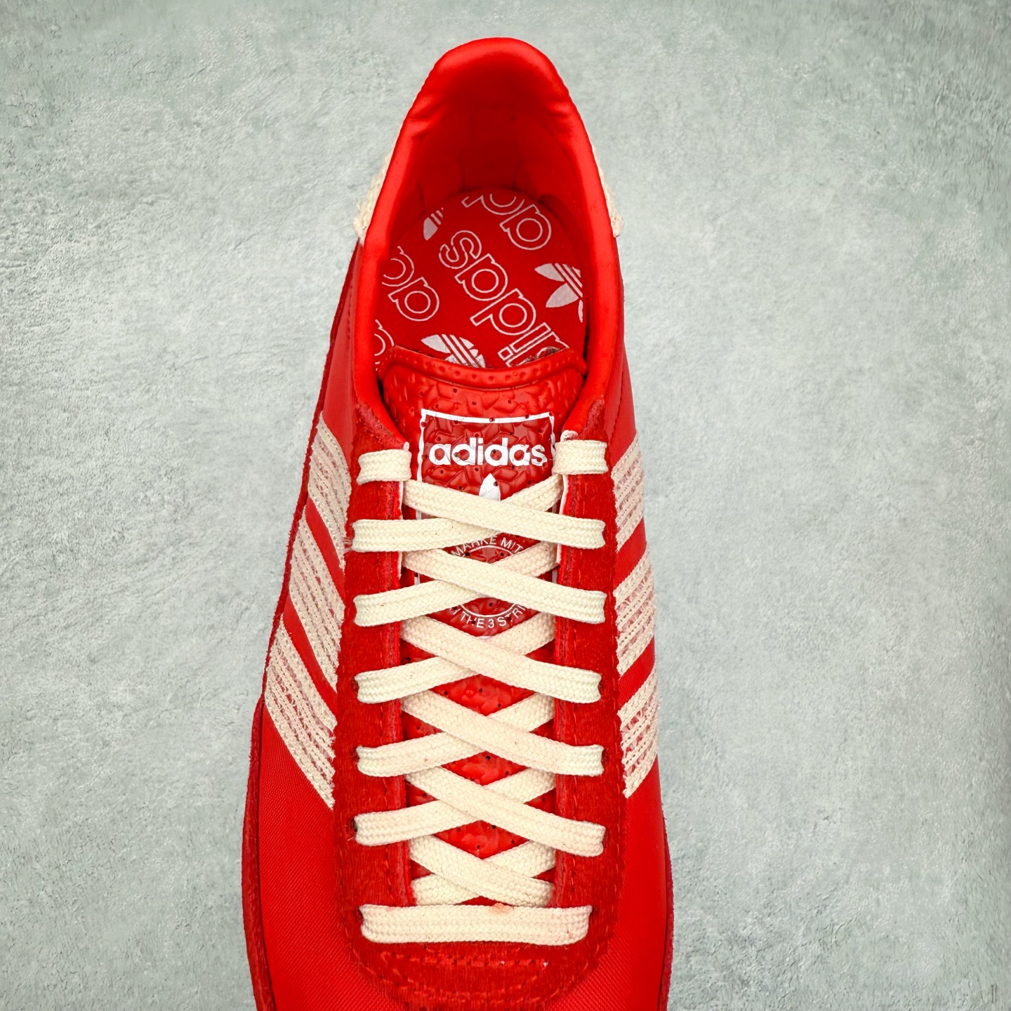 图片[5]-＃HP纯原 AD Wmns SL72 OG 系列德训足球风百搭低帮休闲运动板鞋 JI2746 采用高弹EVA+MODEL+RB三层组合底 区别市面RB一体大底 三层组合鞋底重量与原鞋一致 Originals 将有「T 头鞋」造型的诞生于 1972 年的 SL72 鞋款复刻带回 各位买鞋又有新选择了 1972 年 SL72 问世后 引领了后来阿迪达斯的跑鞋发展方向 其中「SL」代表了 Super Light 彰显了产品轻便的特性 1972 年 SL72 问世后 引领了后来阿迪达斯的跑鞋发展方向 其中「SL」代表了 Super Light 彰显了产品轻便的特性 这次 Originals 延续其轻质经典的基因 带来男女两款 SL72 男生款带来 SL72 RS 鞋型 RS 意为 Reshaped（重塑）鞋款在保留了经典的外观基础上 在尼龙材质里增加了填充物 使鞋型更加挺立和饱满 鞋头则更加圆润 鞋底的 EVA 材质则增加了鞋款的高度 女生款则带来 SL72 OG W 鞋型 OG 顾名思义则是致敬经典款式 相较于 RS（Reshaped）鞋款 鞋身更加纤细 其整体鞋身轮廓、线条、细节、材质上尊崇 70 年代 SL72 的设计 还原经典味道 尺码：36 36⅔ 37⅓ 38 38⅔ 39⅓ 40 40⅔ 41⅓ 42 42⅔ 43⅓ 44 44⅔ 45-选品中心