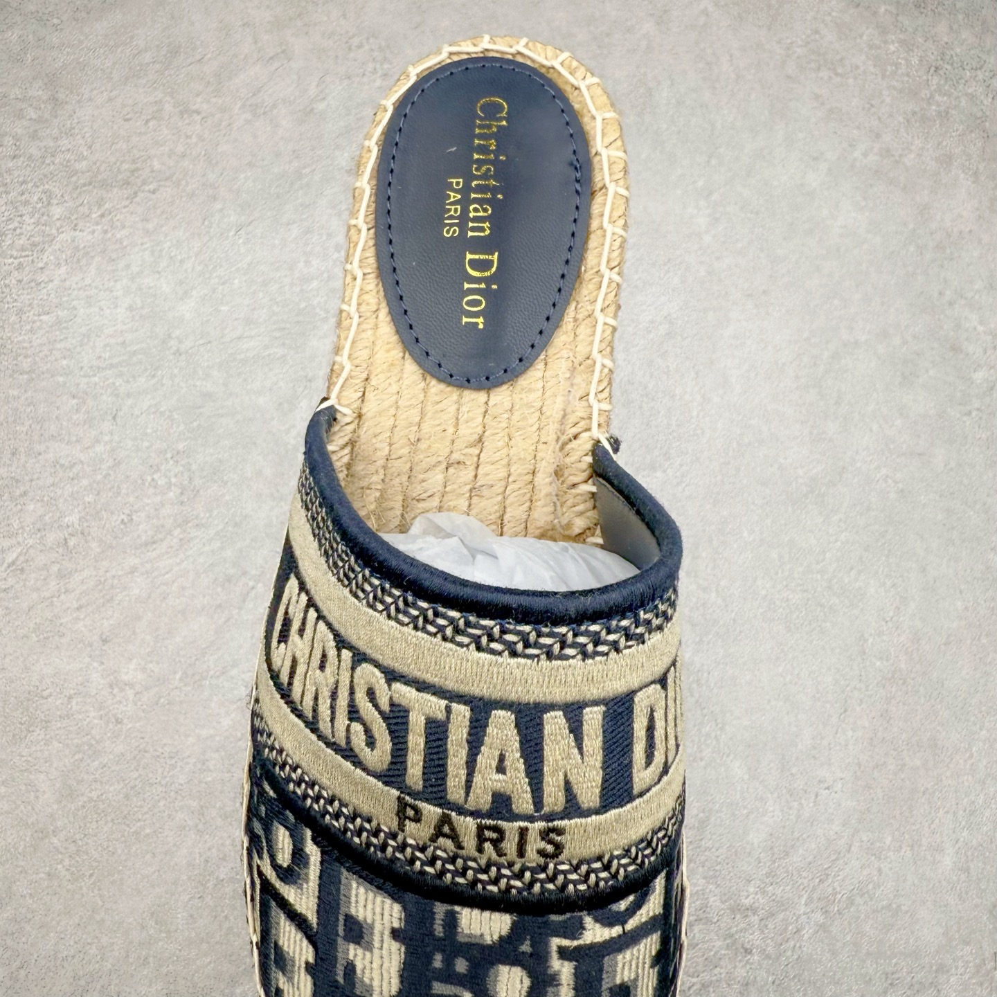 图片[5]-Dior 20s 春夏首秀迪奥渔夫鞋系列 原单代购渠道版本 市面最高版本（3D原版Logo电绣立体感）Christian Dior 经典老花版品牌图案 网红单品 小红书热推爆款 专柜精致包装 尺码：35 36 37 38 39 40-选品中心