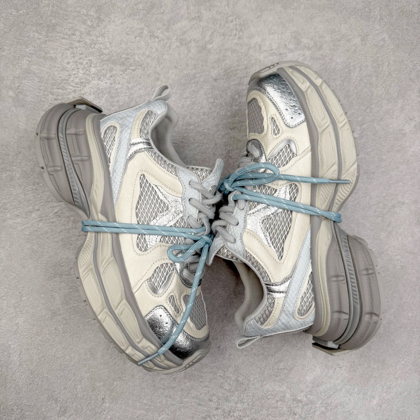 图片[3]-GG-CC Chunky Low百搭休闲运动厚底增高老爹鞋系列 广东大厂出品 完美细节 25ss春季新款厚底增高 大长腿 时髦look轻松定格 不费力展现率性氛围 高档银盒 酷帅机能风不规则设计大底 白银拼色造型设计 轻便舒适百搭 GGCC厚底增高简直就是小个子的快乐!不管怎么搭都好看~ 尺码：35 36 37 38 39 40-选品中心