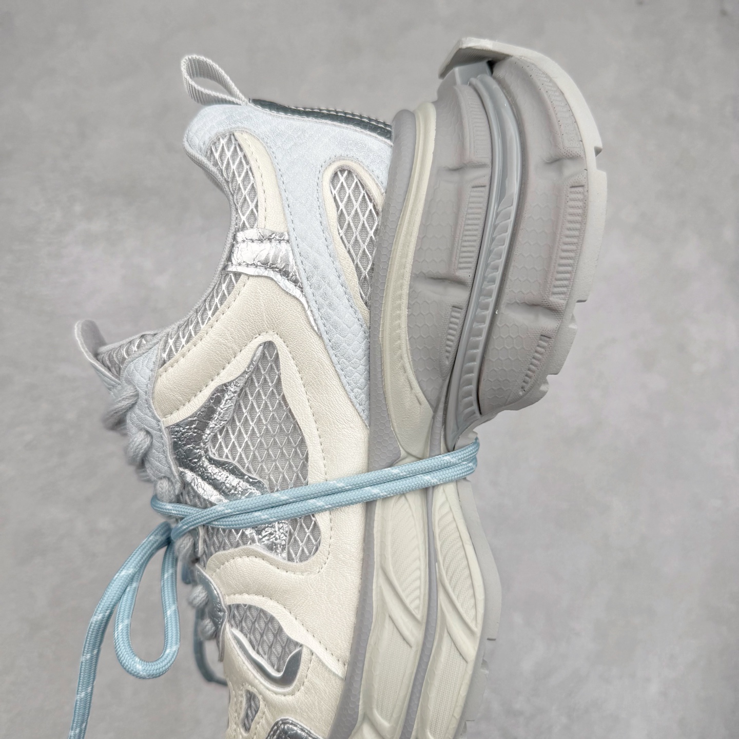 图片[7]-GG-CC Chunky Low百搭休闲运动厚底增高老爹鞋系列 广东大厂出品 完美细节 25ss春季新款厚底增高 大长腿 时髦look轻松定格 不费力展现率性氛围 高档银盒 酷帅机能风不规则设计大底 白银拼色造型设计 轻便舒适百搭 GGCC厚底增高简直就是小个子的快乐!不管怎么搭都好看~ 尺码：35 36 37 38 39 40-选品中心