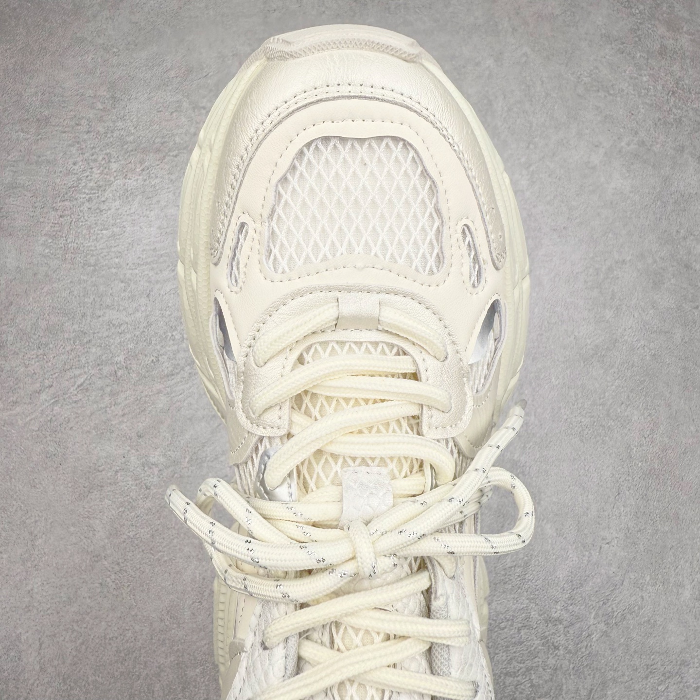 图片[4]-GG-CC Chunky Low百搭休闲运动厚底增高老爹鞋系列 广东大厂出品 完美细节 25ss春季新款厚底增高 大长腿 时髦look轻松定格 不费力展现率性氛围 高档银盒 酷帅机能风不规则设计大底 白银拼色造型设计 轻便舒适百搭 GGCC厚底增高简直就是小个子的快乐!不管怎么搭都好看~ 尺码：35 36 37 38 39 40-选品中心